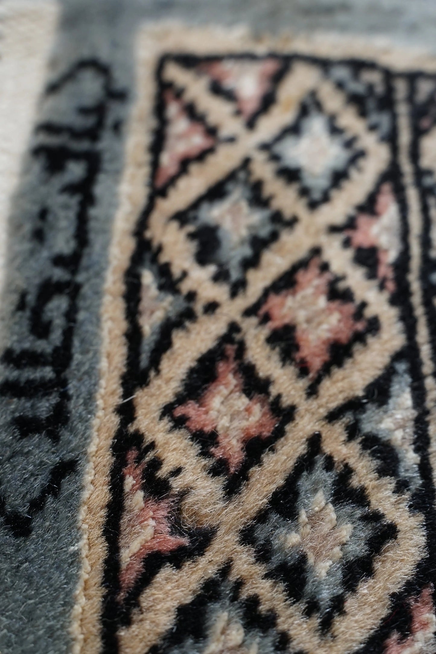 144×92cm【パキスタン手織り絨毯】 Decorworks