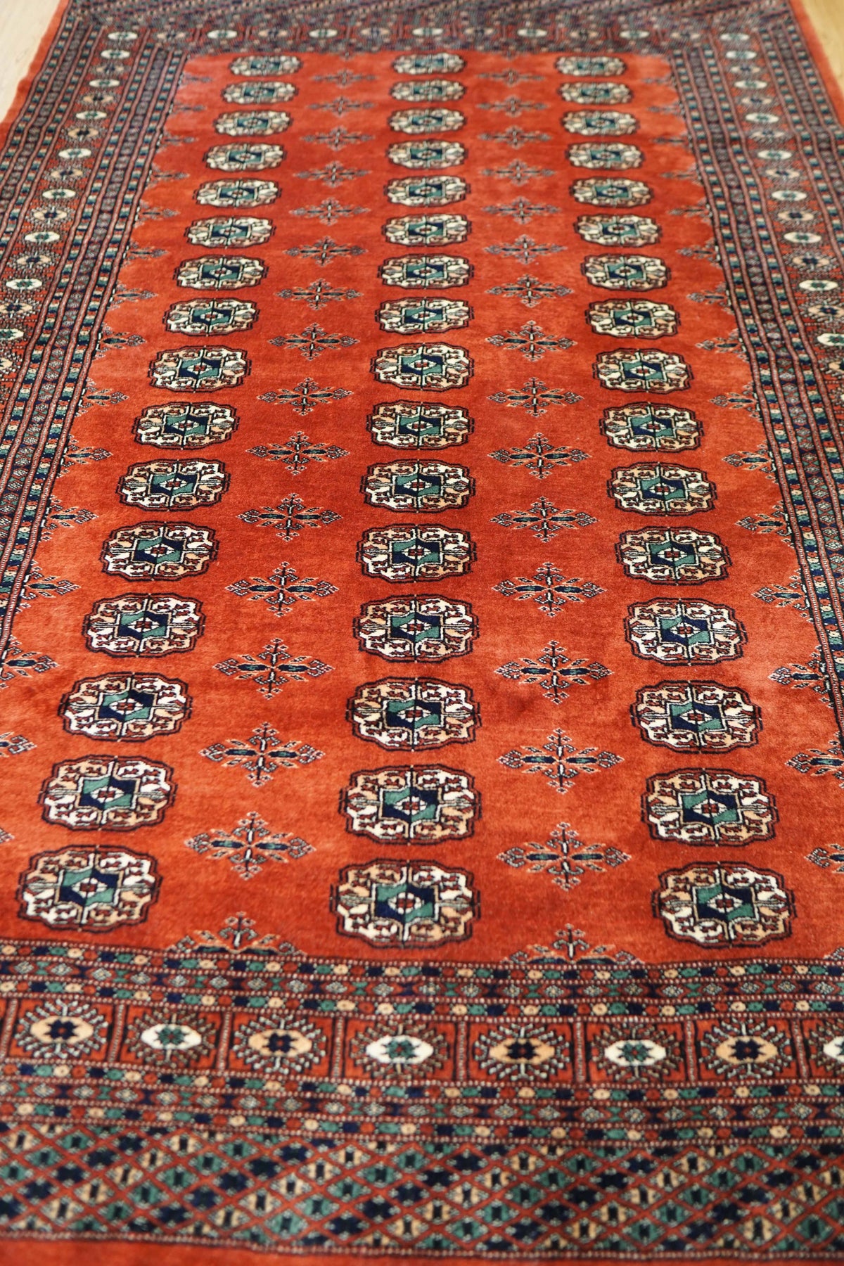  パキスタン手織り絨毯 ボハラ柄・トルクメンデザイン 203×143cm｜メリノウール