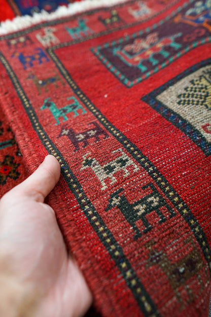  ペルシャ絨毯 トライバルラグ オールド・ガシュガイ族 手織り 143×90cm｜動物紋様 ヤギ・ラクダ柄 レッド 遊牧民の絨毯 ウール　