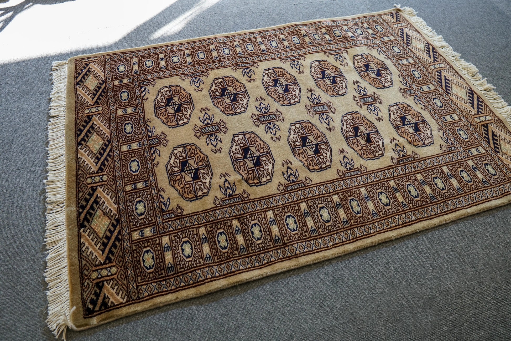 112×77cm トルクメン ボハララグ 手織り絨毯 パキスタン絨毯 Decorworks