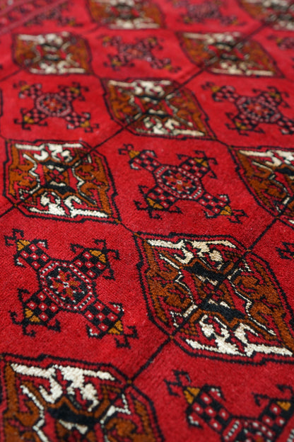  192×126cm　トルクメン ボハラ手織り絨毯