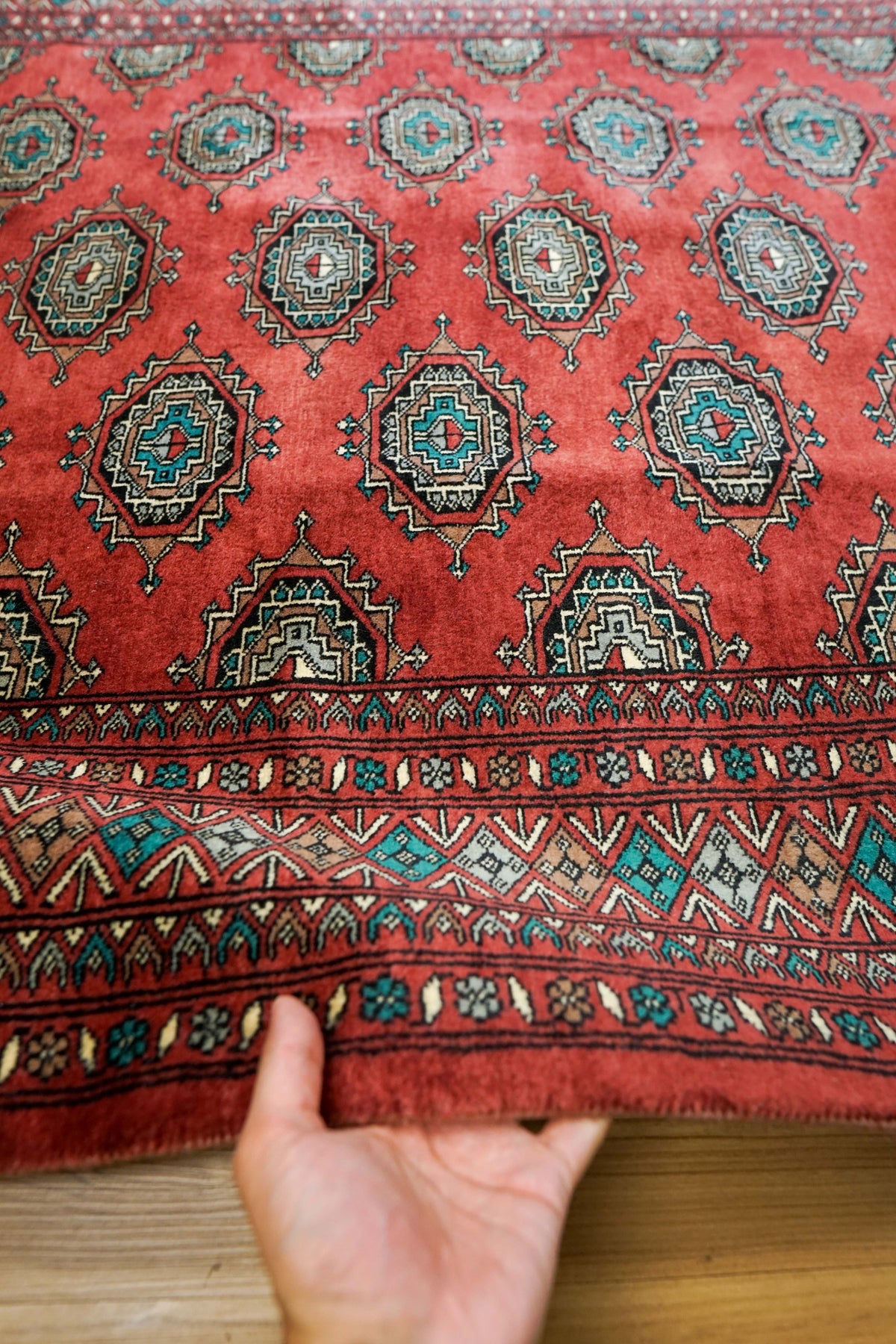  200×126cm パキスタン手織り絨毯