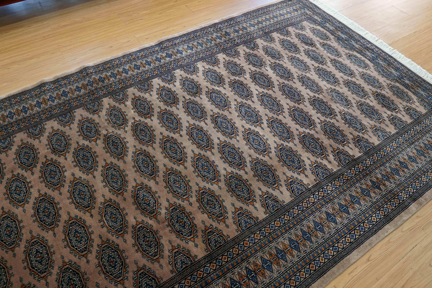  パキスタン手織り絨毯  251×161cm