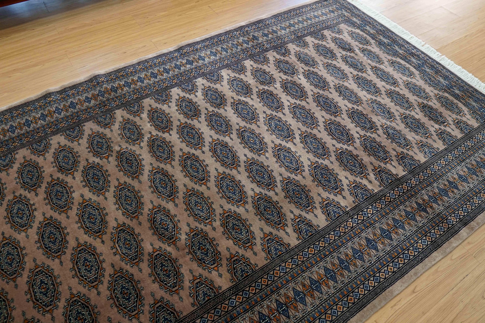  パキスタン手織り絨毯  251×161cm