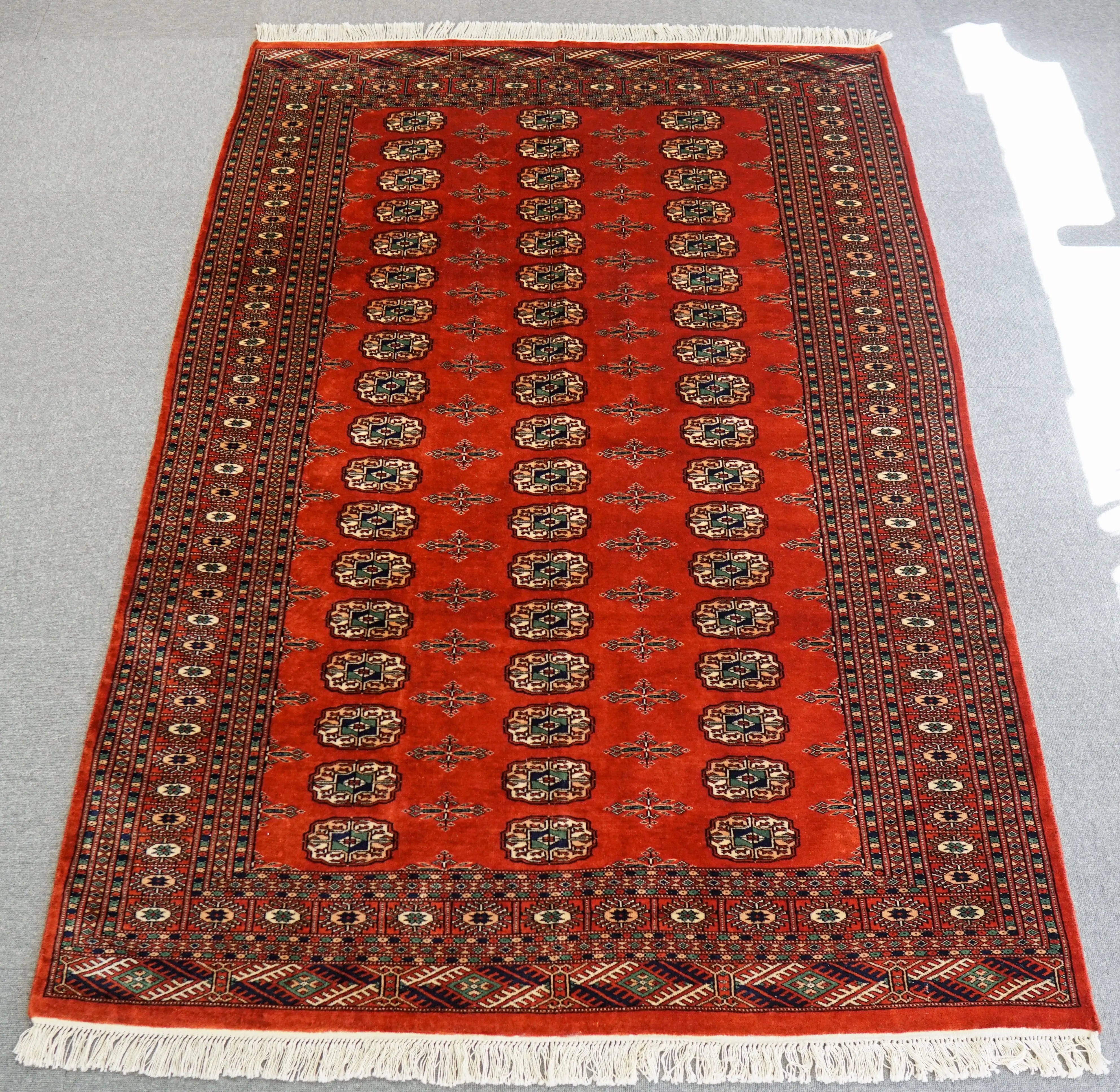 パキスタン絨毯、伝統手織りラグ、高品質ウールラグ通販、Decorworks