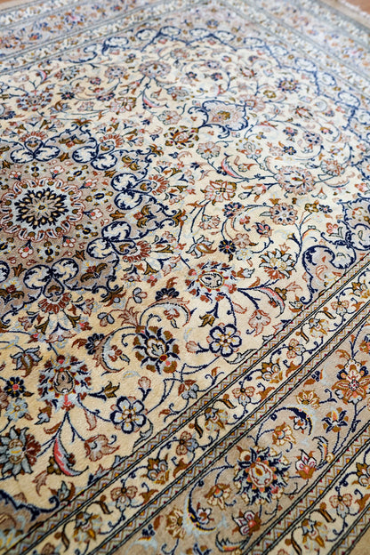  手織りペルシャ絨毯 クム産 ヌーリ工房｜花柄メダリオン 手織りラグ 199×129cm