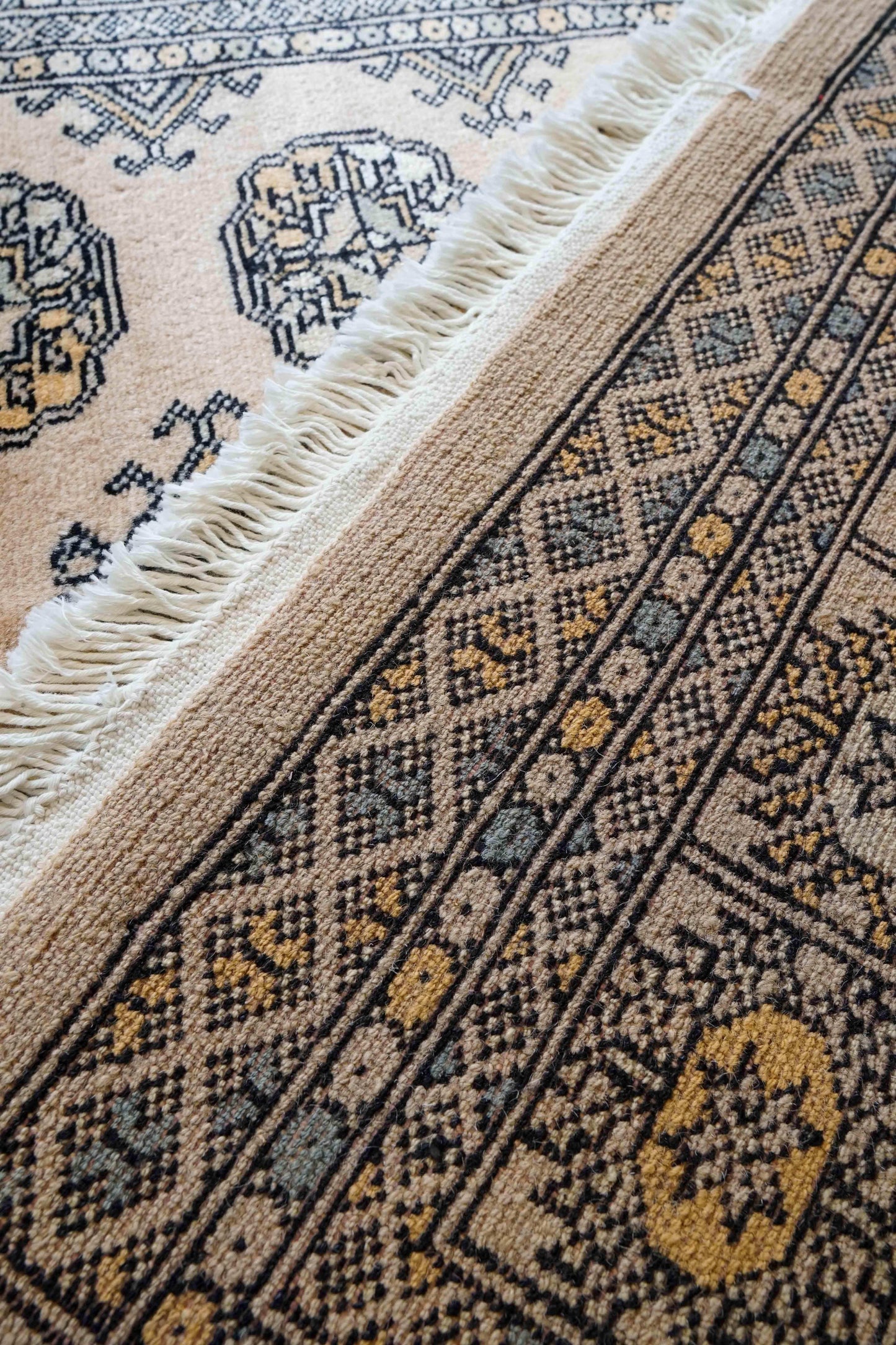  パキスタン手織り絨毯 155×94cm