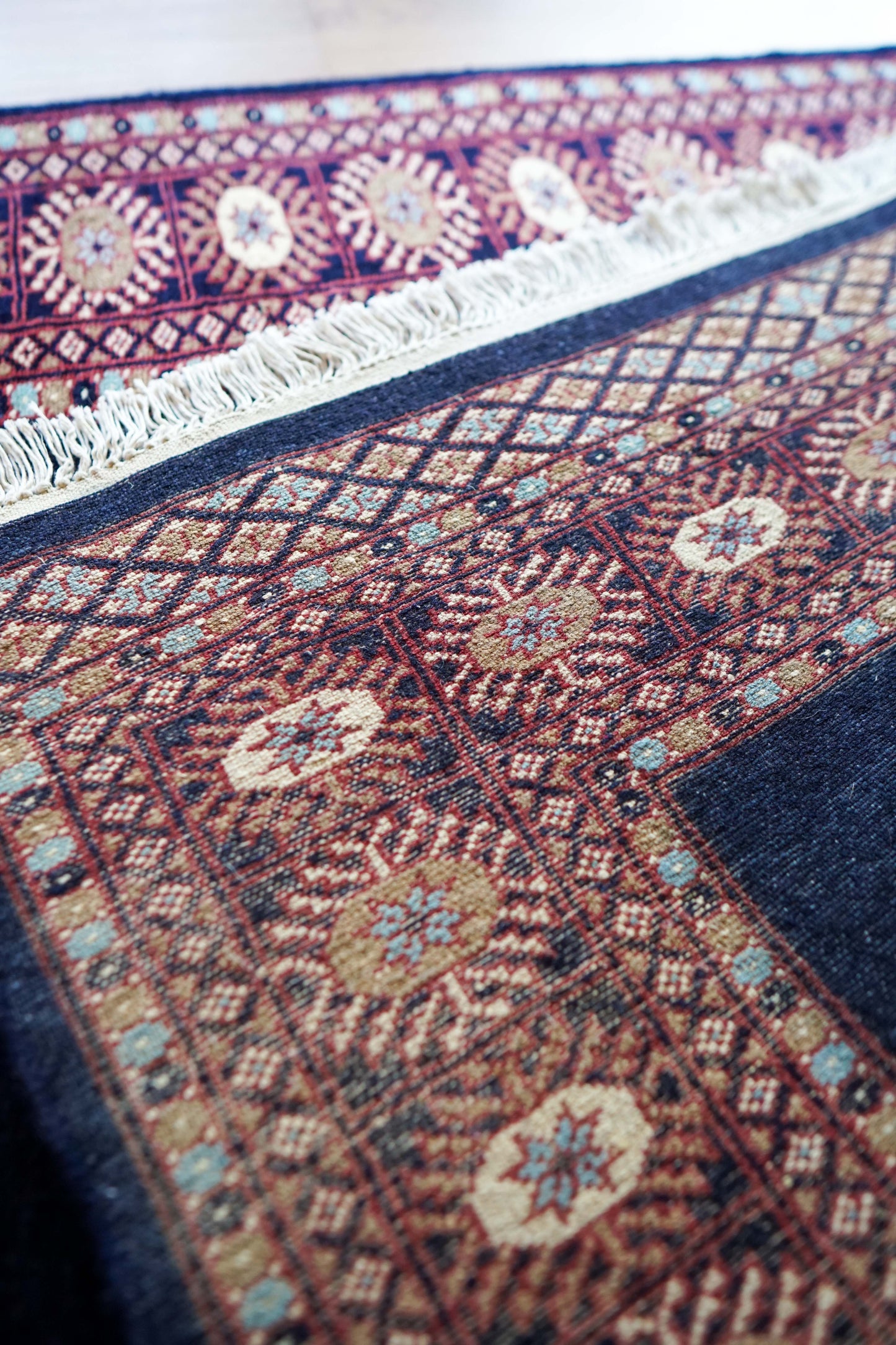  パキスタン手織り絨毯 154×91cm