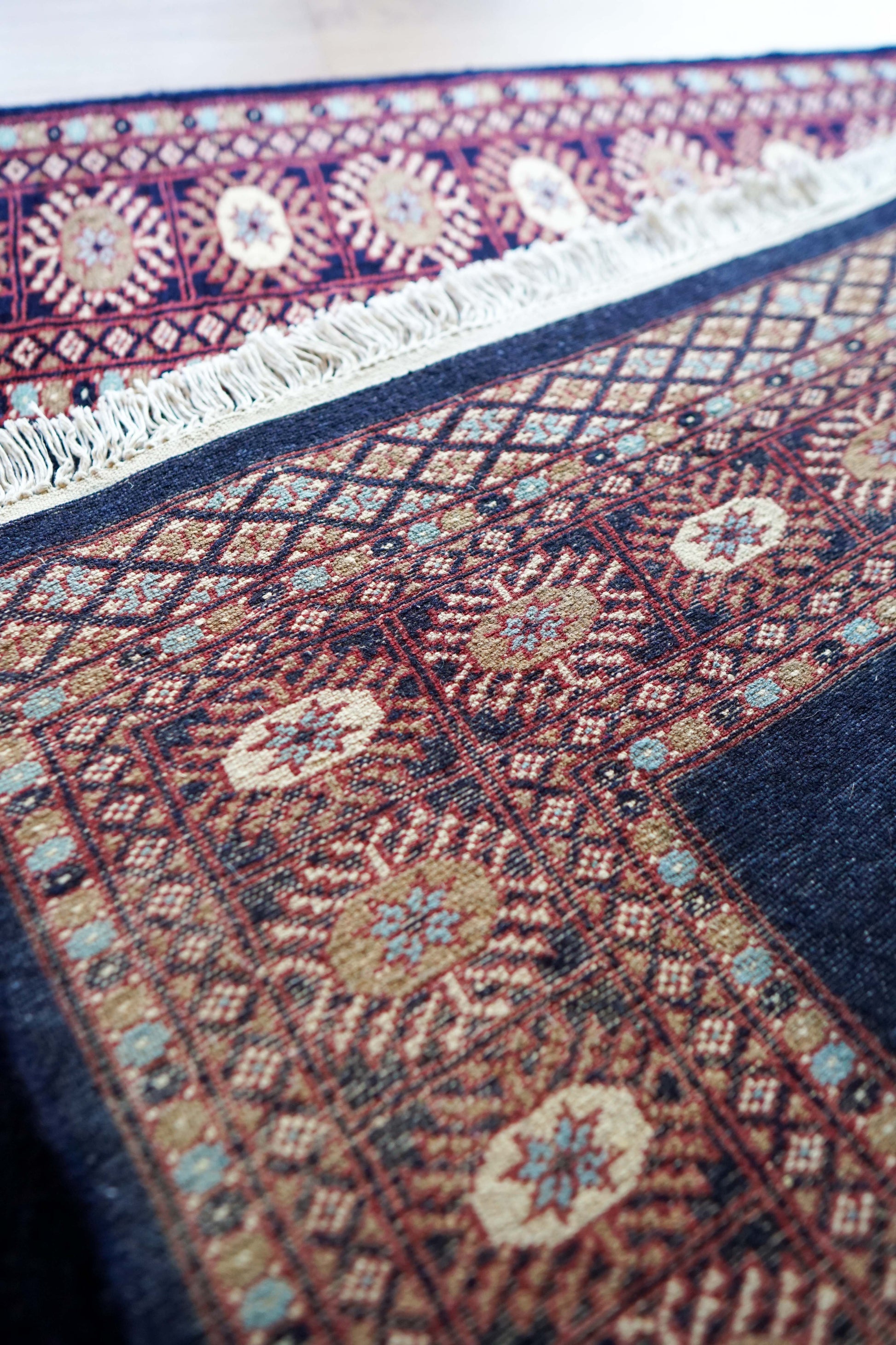  パキスタン手織り絨毯 154×91cm