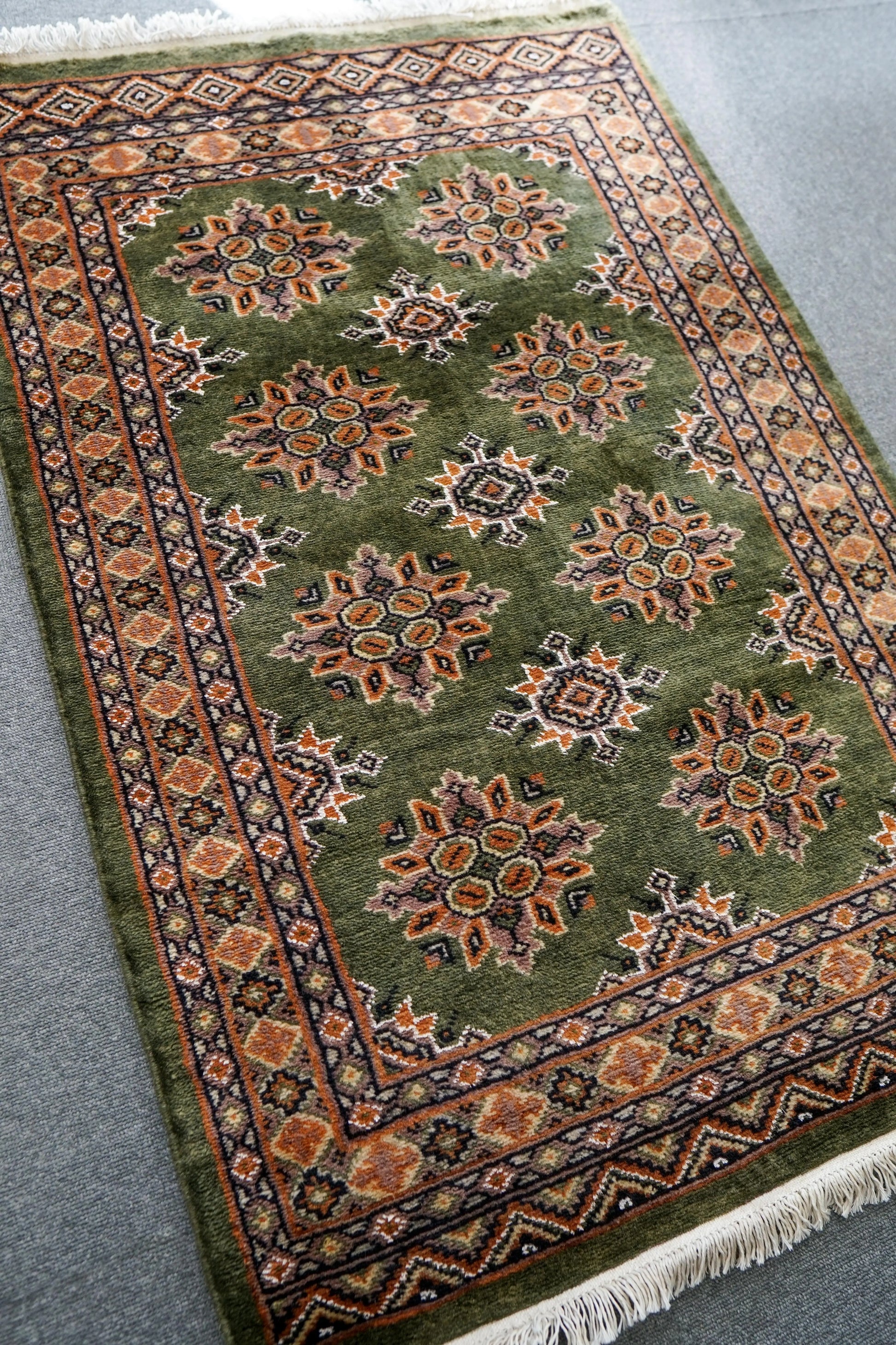 120×80cm パキスタン手織り絨毯 Decorworks