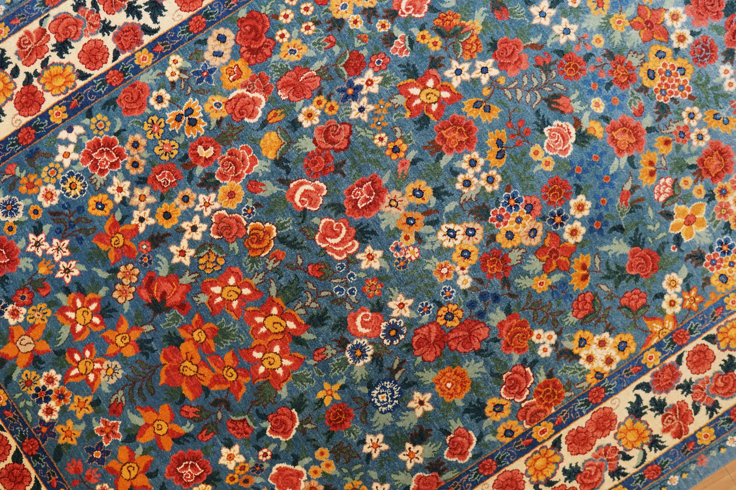 ペルシャ絨毯  バラミン waramin 235×166cm