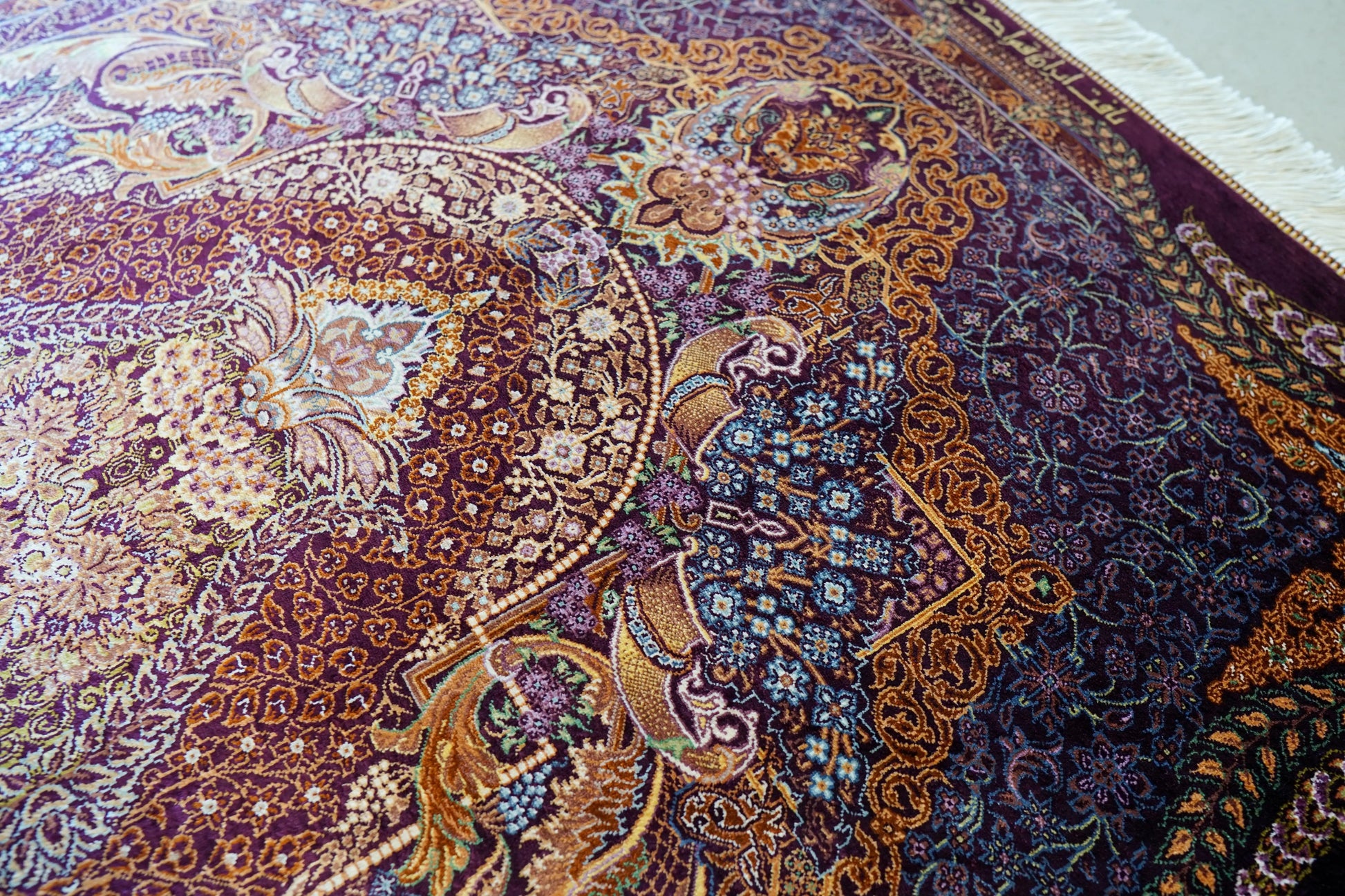 120×80㎝　 ペルシャ絨毯　クム産　アーマヂイ房　シルク 100%　 Decorworks