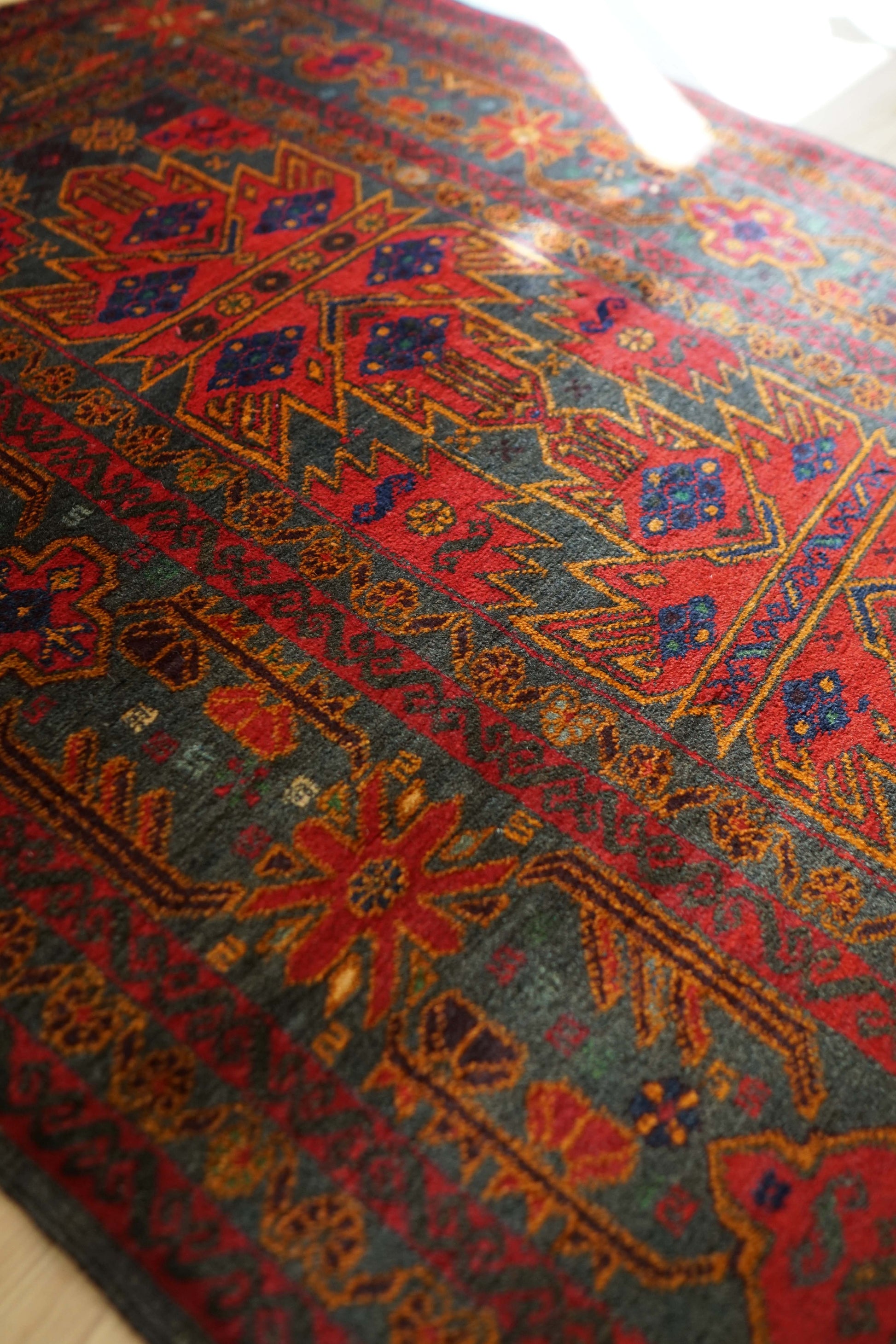  バルーチ トライバルラグ 194×109cm