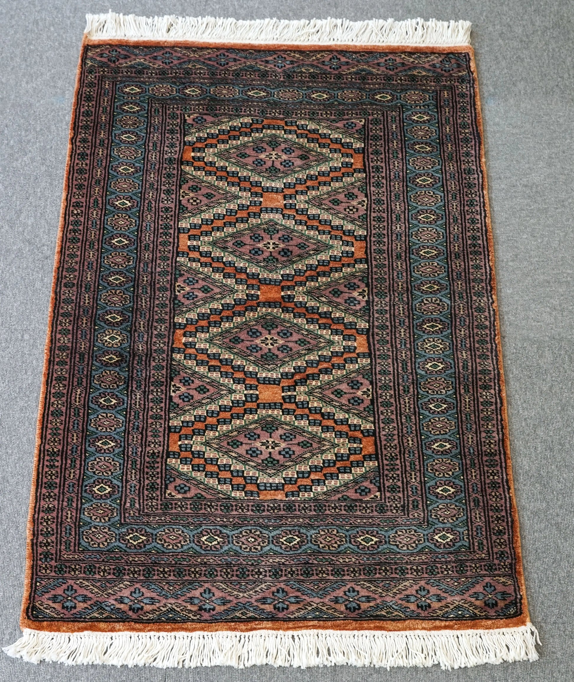 116×77cm パキスタン手織り絨毯 Decorworks