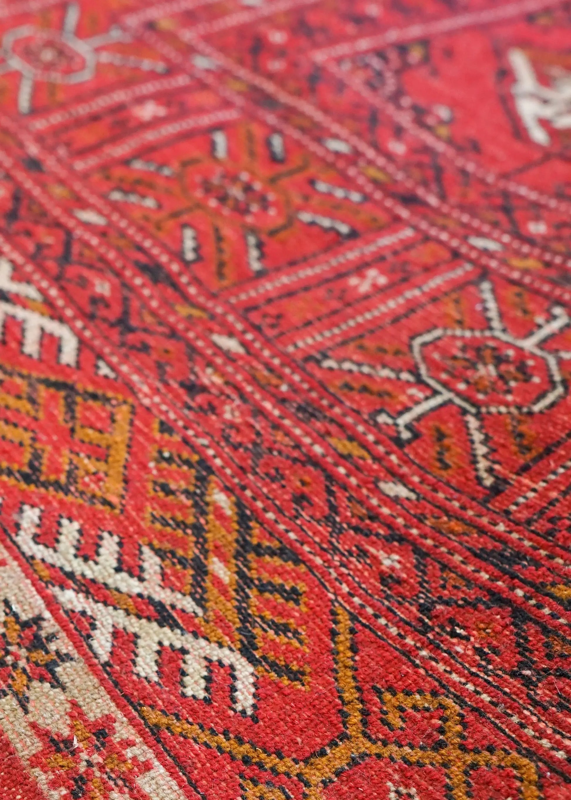 192×126cm　トルクメン ボハラ手織り絨毯 Decorworks