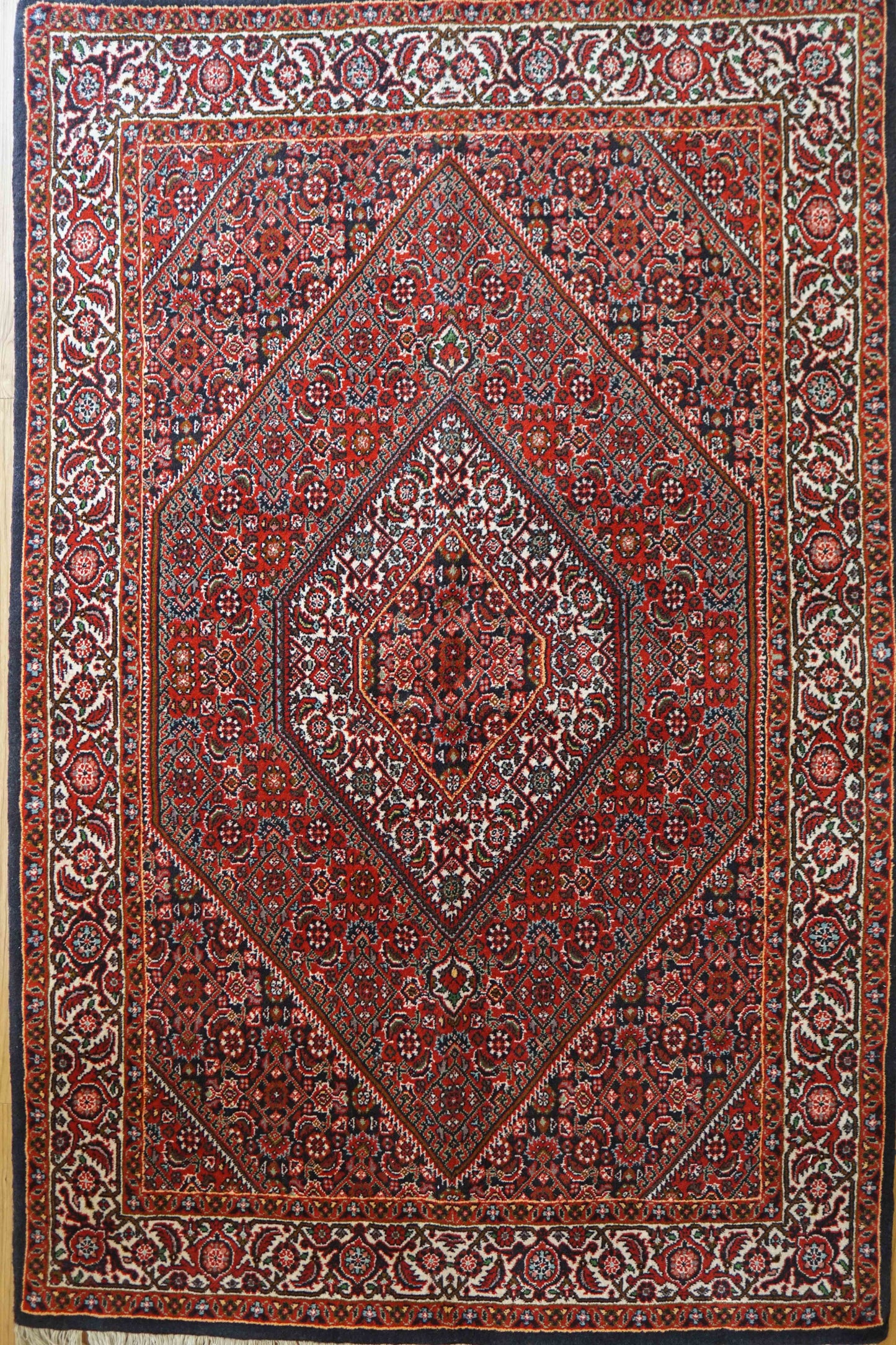 ペルシャ手織り絨毯 ビジャー産 171×113cm｜ ウール リビングサイズ ビジャール