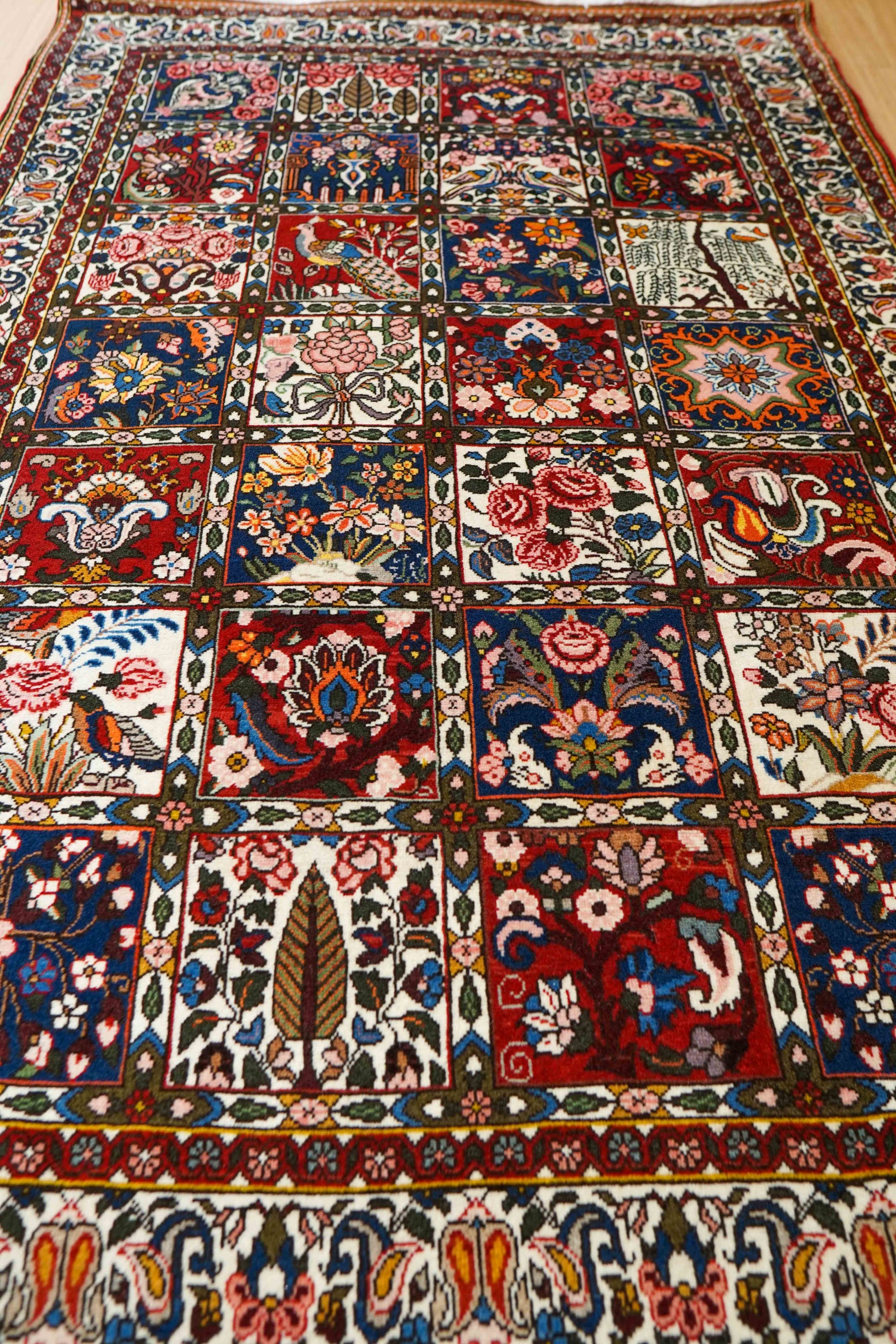  ペルシャ絨毯 バクティアリ産 202×136cm