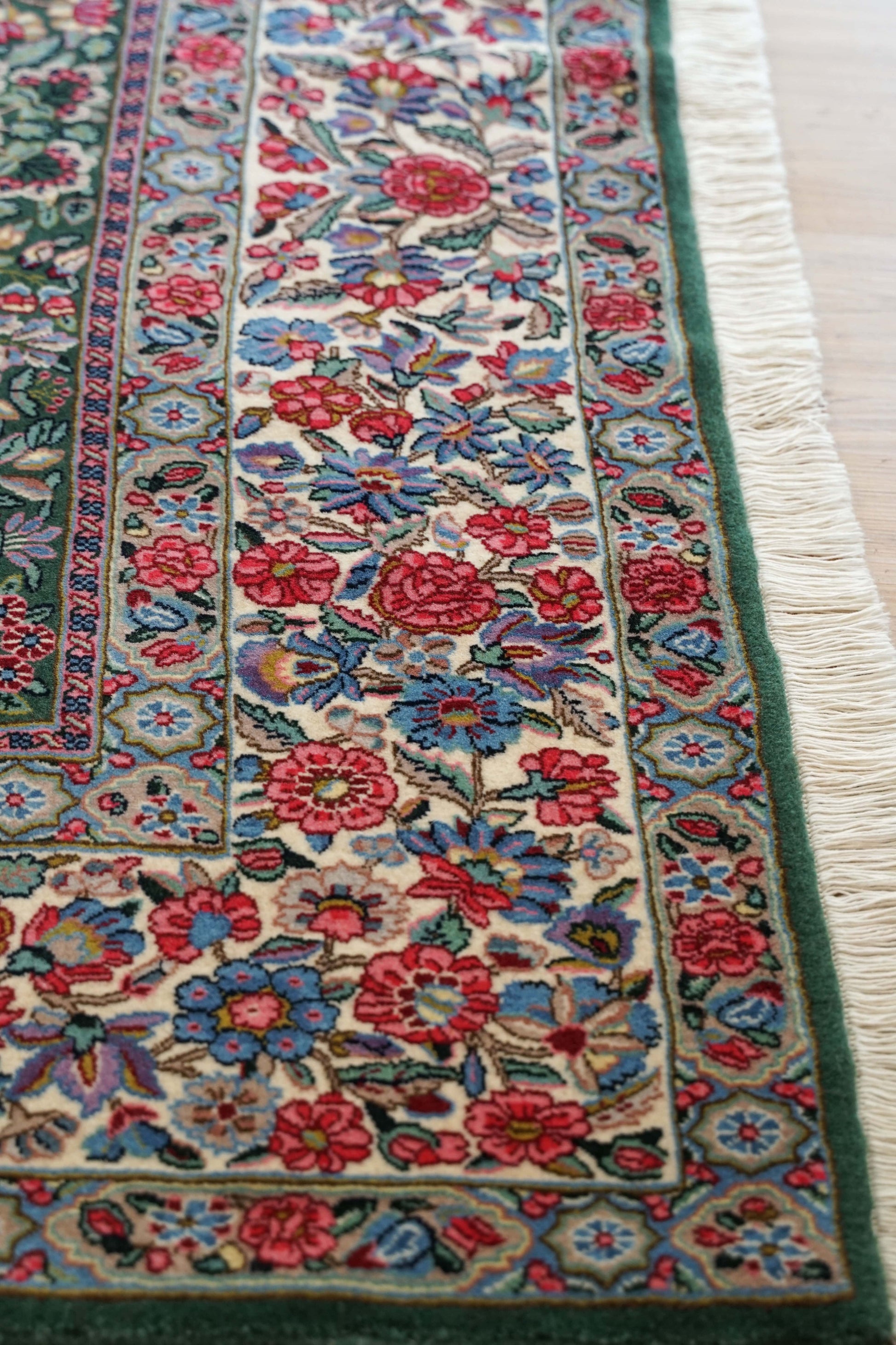  ペルシャ絨毯　ケルマン産  245×155cm　