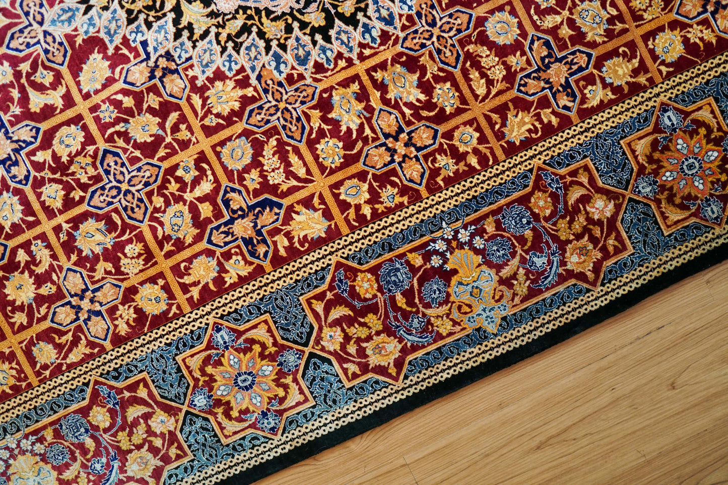  手織りペルシャ絨毯 クム産 【シルク】ラミニ工房 197×132cm ｜ 証明書付