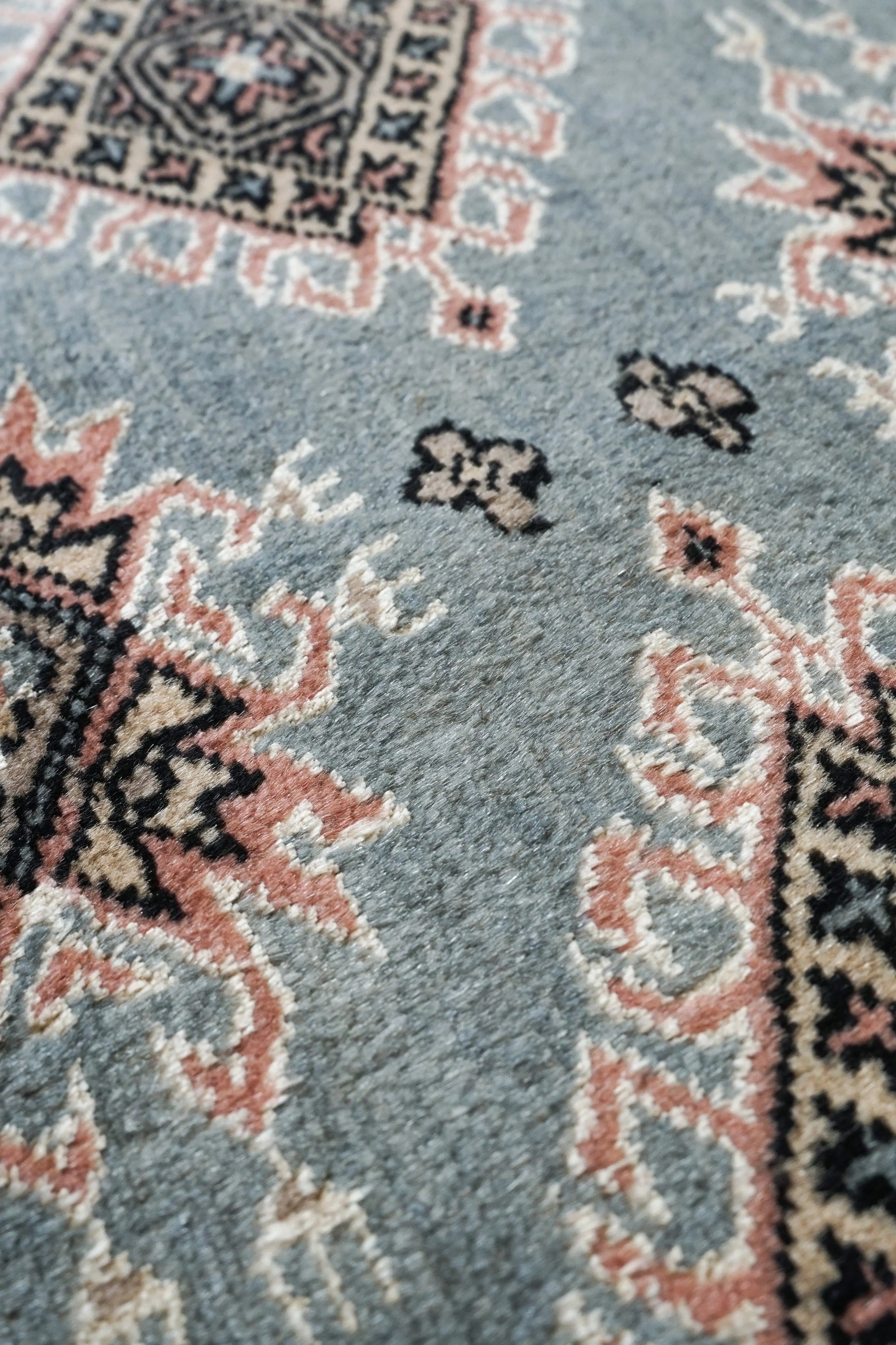 144×92cm【パキスタン手織り絨毯】 Decorworks