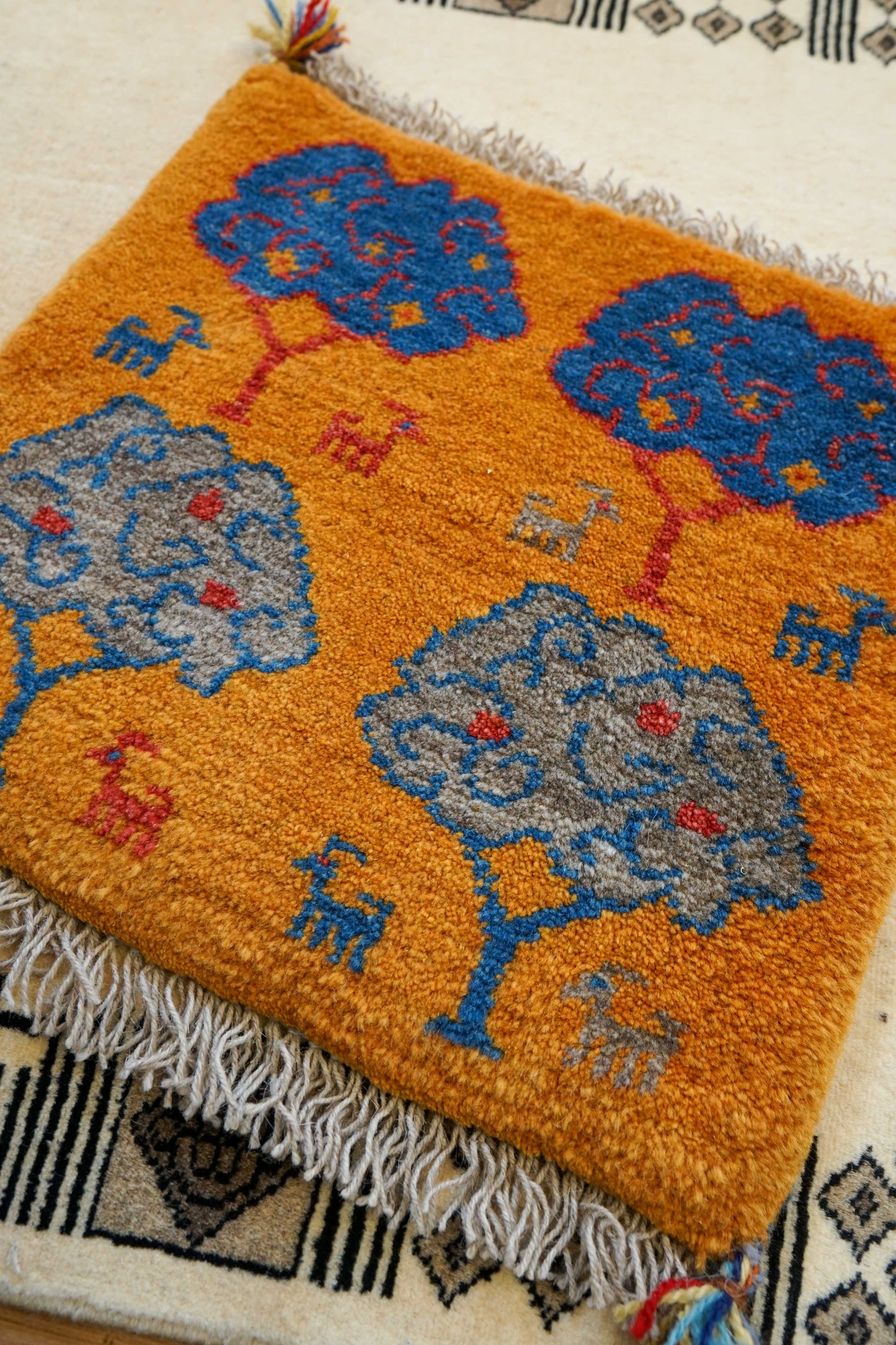 ペルシャ手織りギャッベ アマレ族 40×40cm｜ウール100% ミニラグ・チェアマット 生命の木デザイン