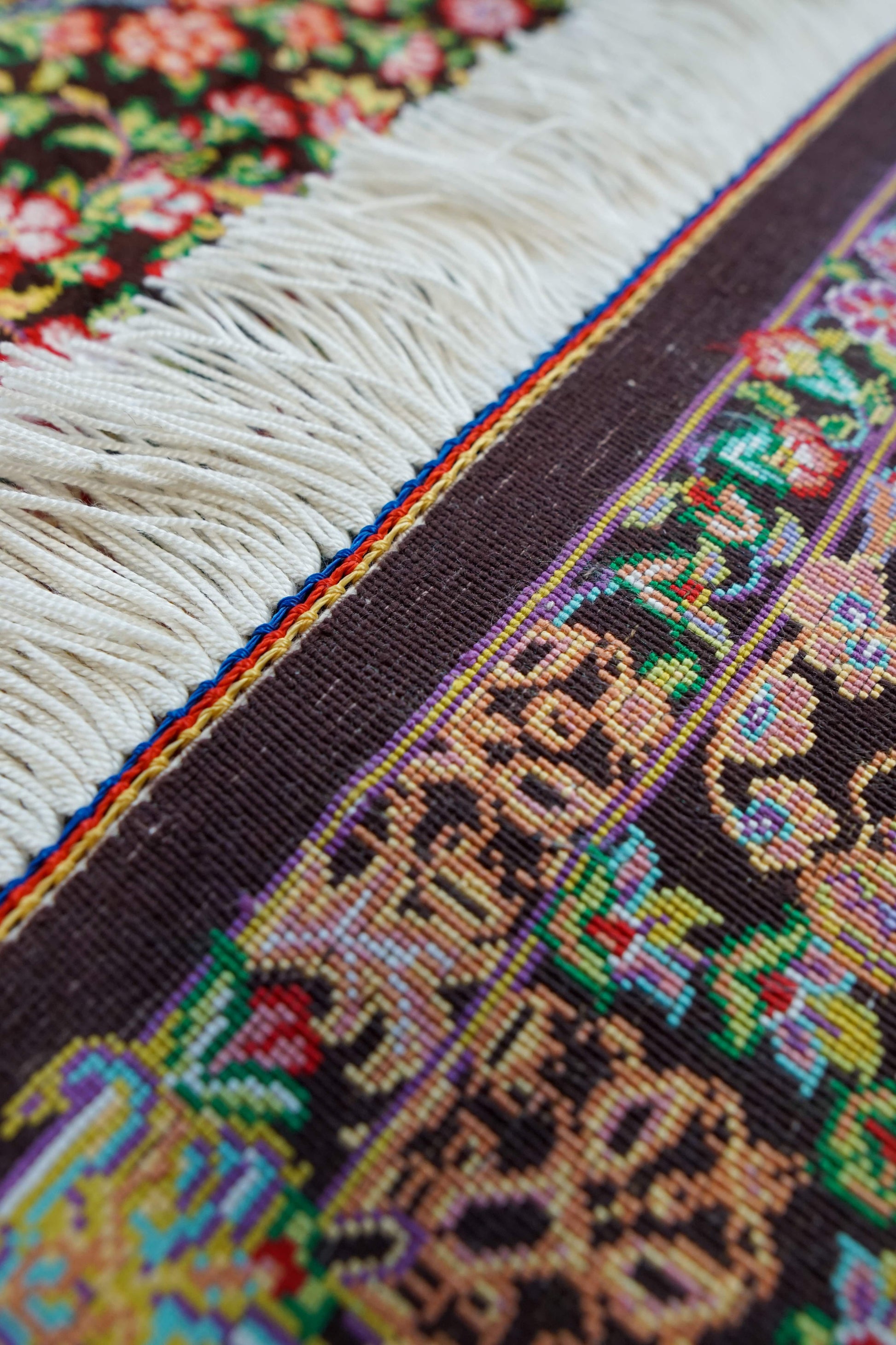  90×60cm　 ペルシャ絨毯　クム産　イザテイ房　　