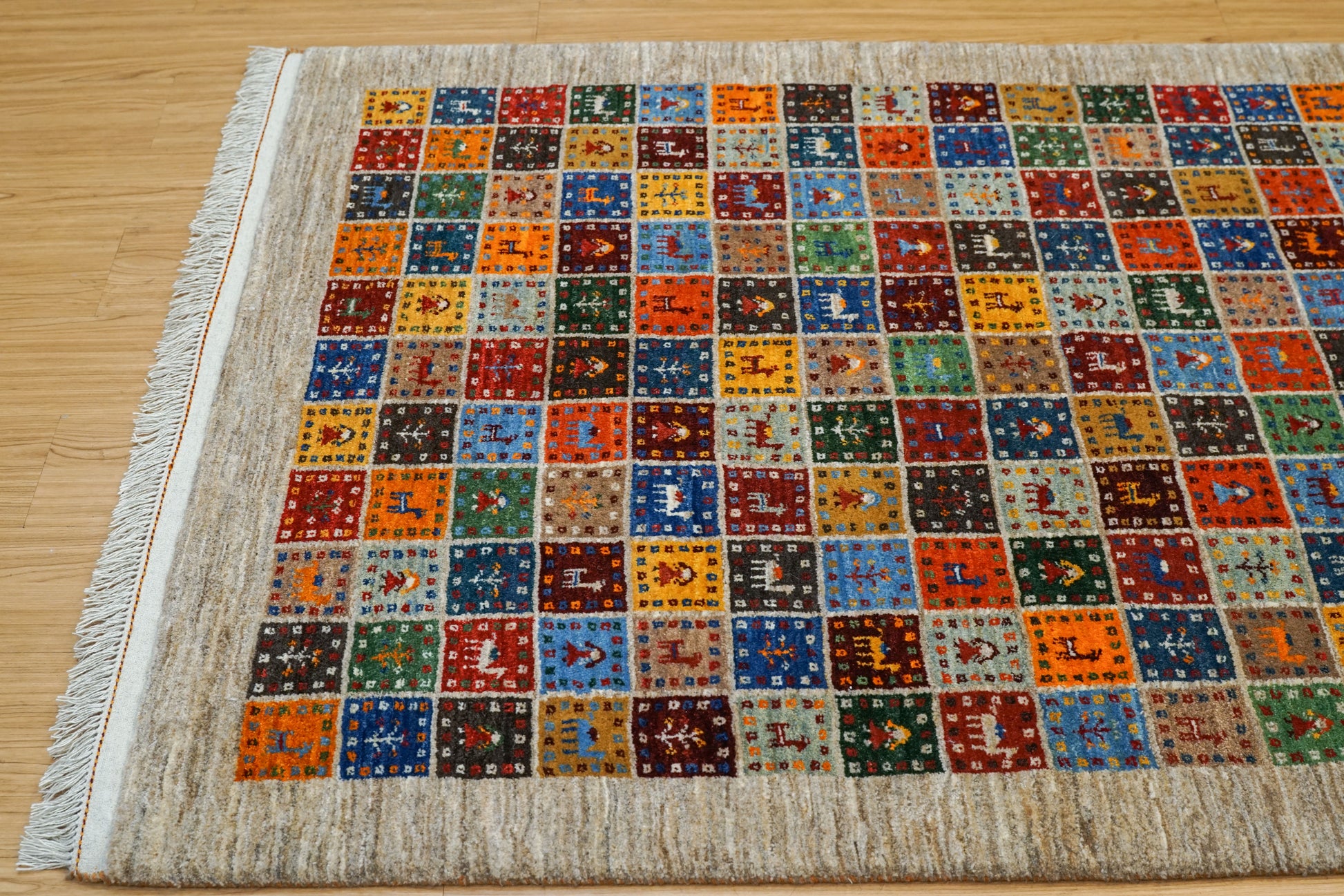  ペルシャ絨毯 手織りカシュクリギャッベ 188×118cm リズバフト