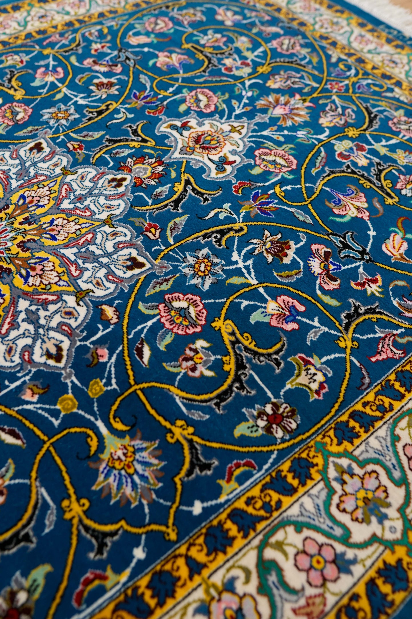  ペルシャ絨毯 イスファハン産 シャー・シャハニ房 約150×98cm｜コルクウール＆シルク 手織り 高級ペルシャ絨毯