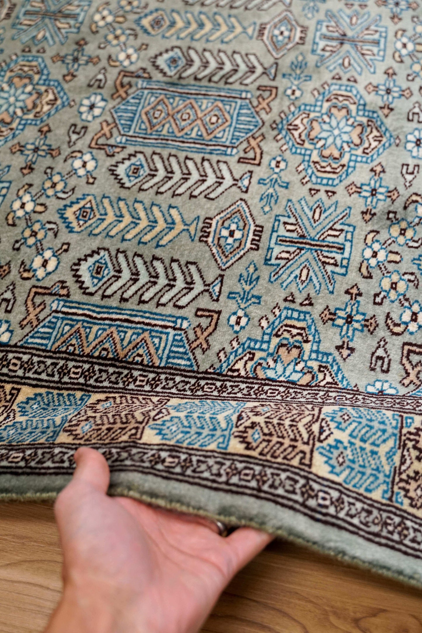  123×81cm パキスタン手織り絨毯