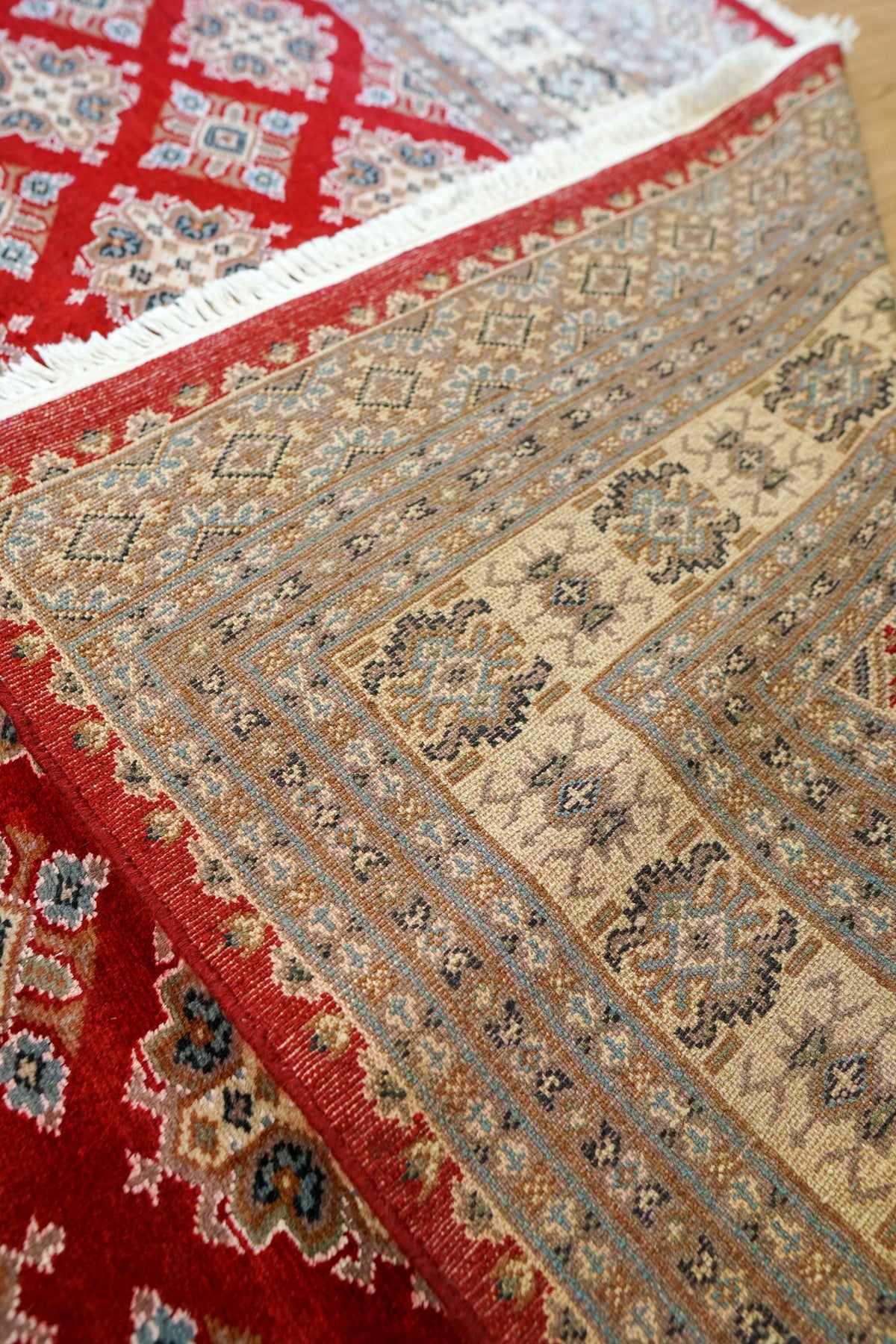  パキスタン手織り絨毯 ジャルダルデザイン 255×250cm