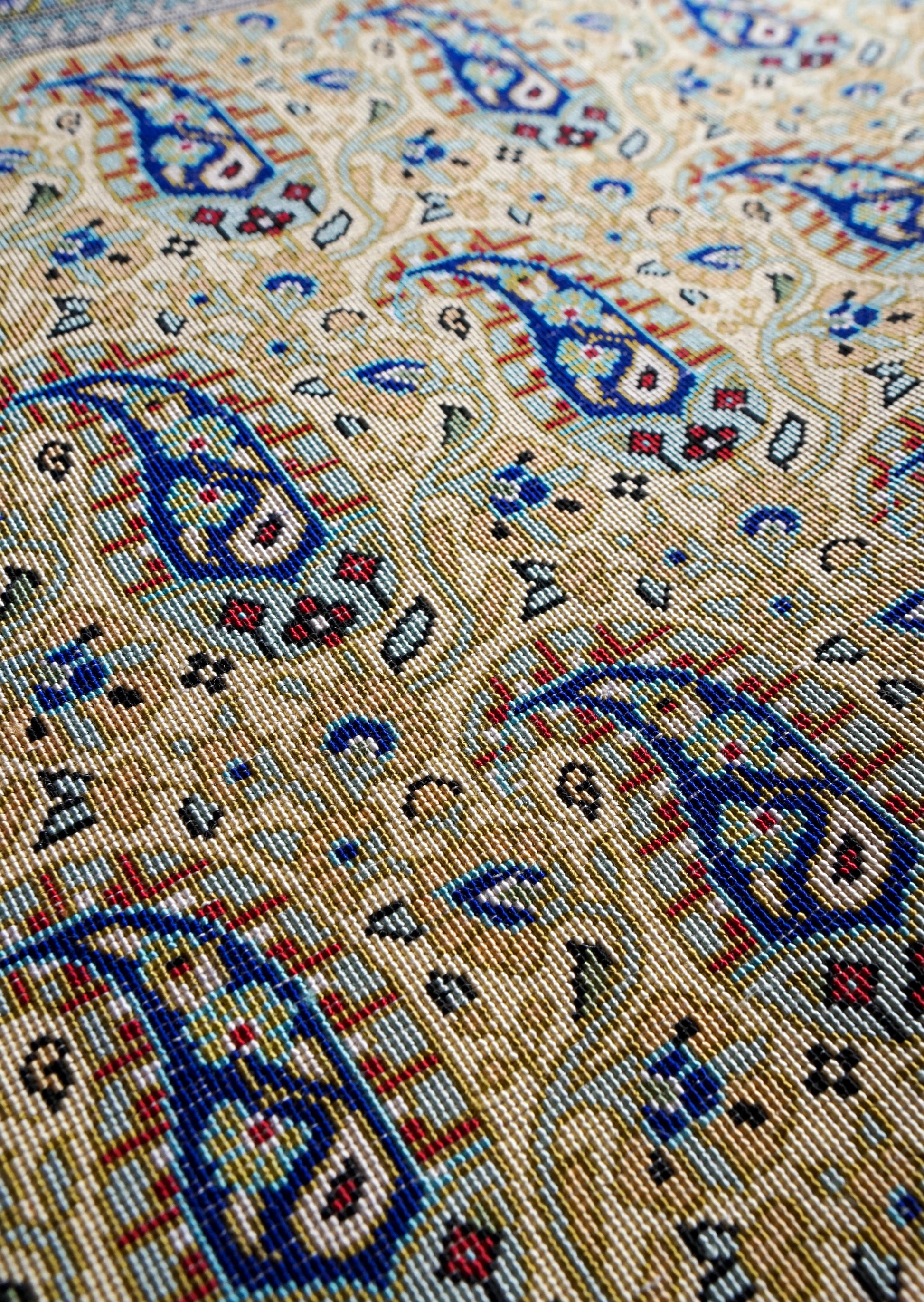  ペルシャ絨毯 クム産 100％シルク 手織り 90×56cm