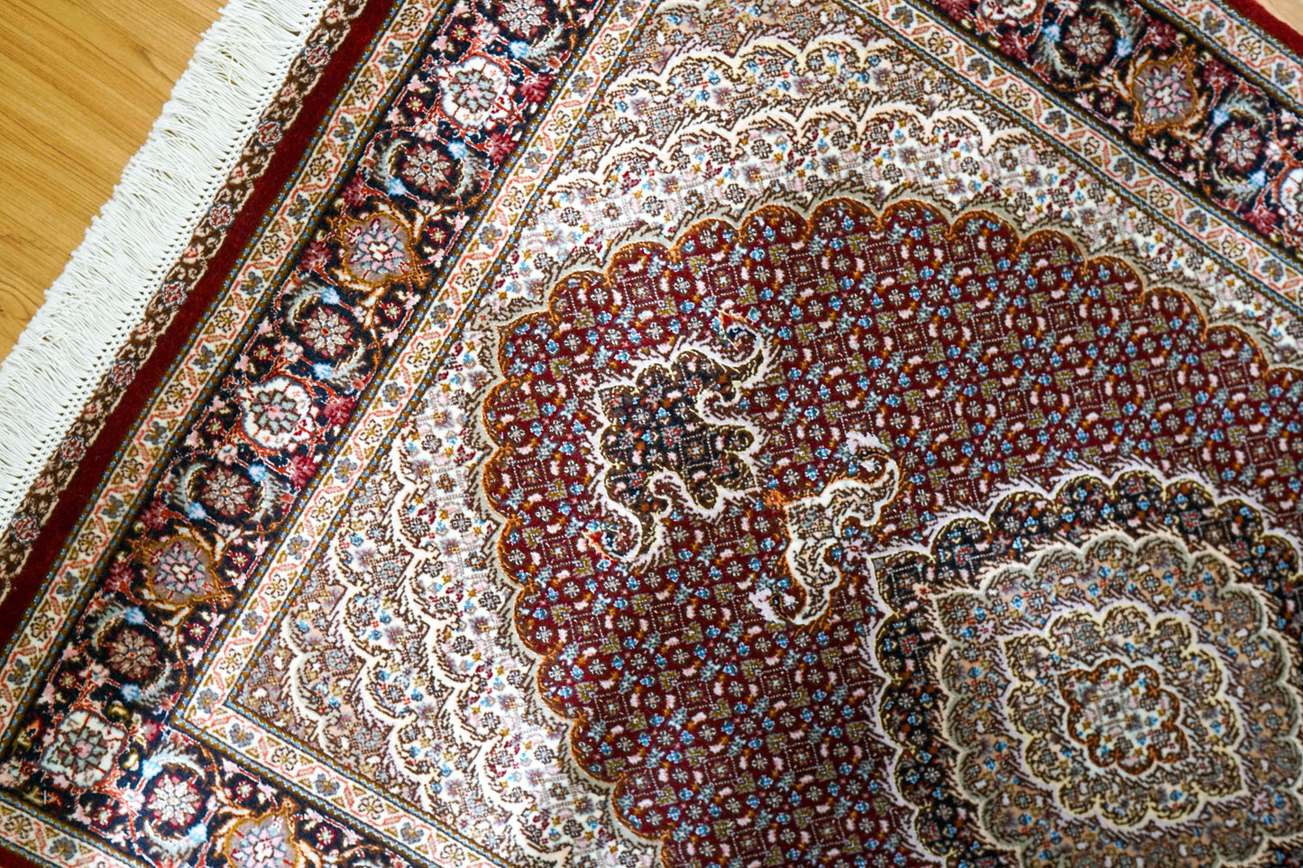  154×100cm 手織り ペルシャ絨毯 タブリーズ産　50RAJ