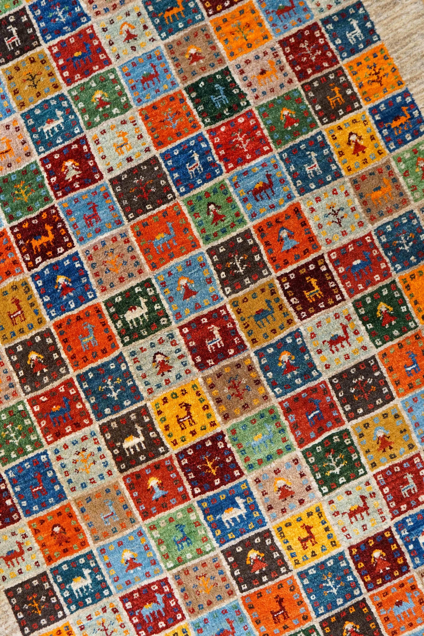  ペルシャ絨毯 手織りカシュクリギャッベ 188×118cm リズバフト