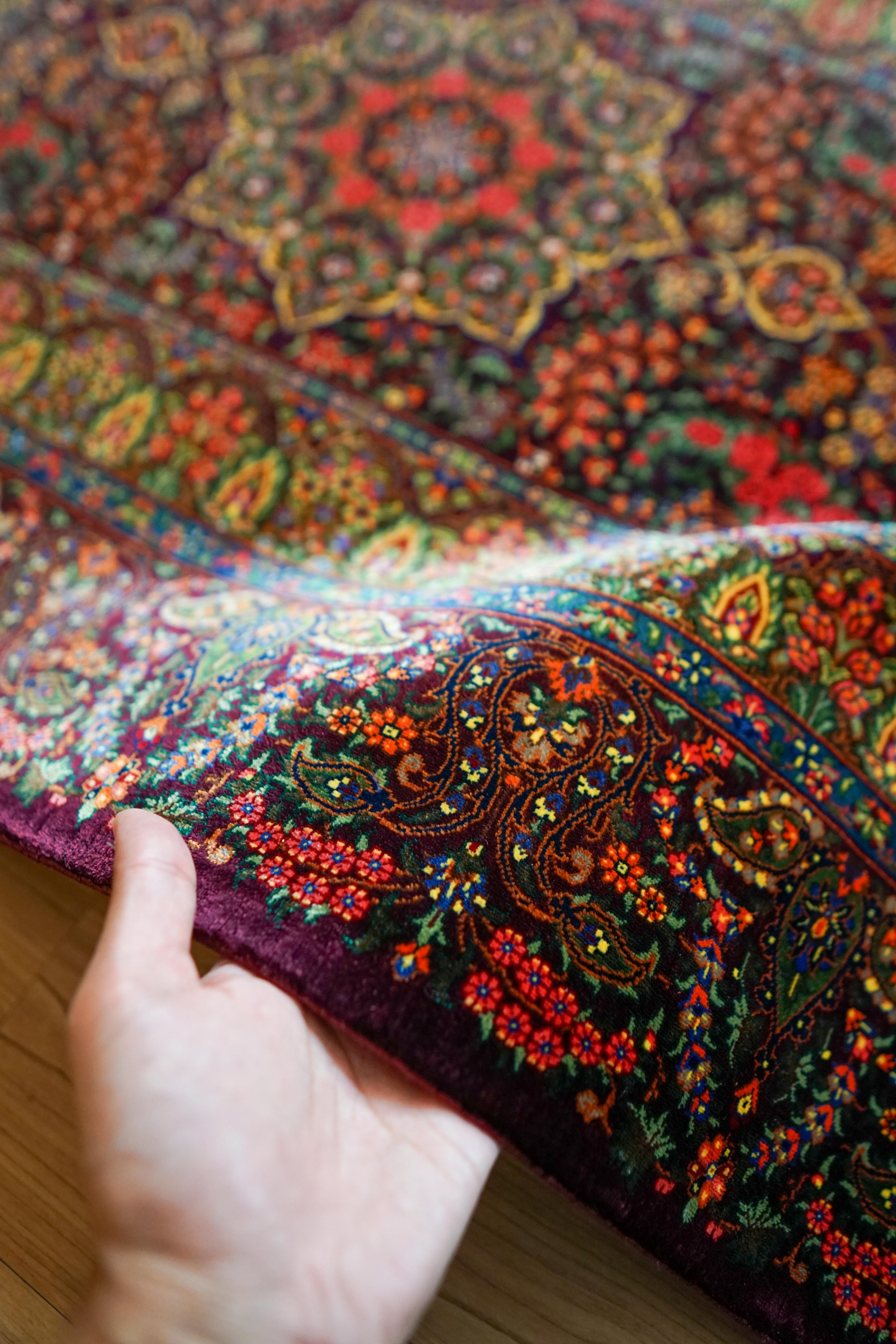 ペルシャ絨毯 クム産 シルク100％ ハジラヒミ工房 130×79cm – Decorworks