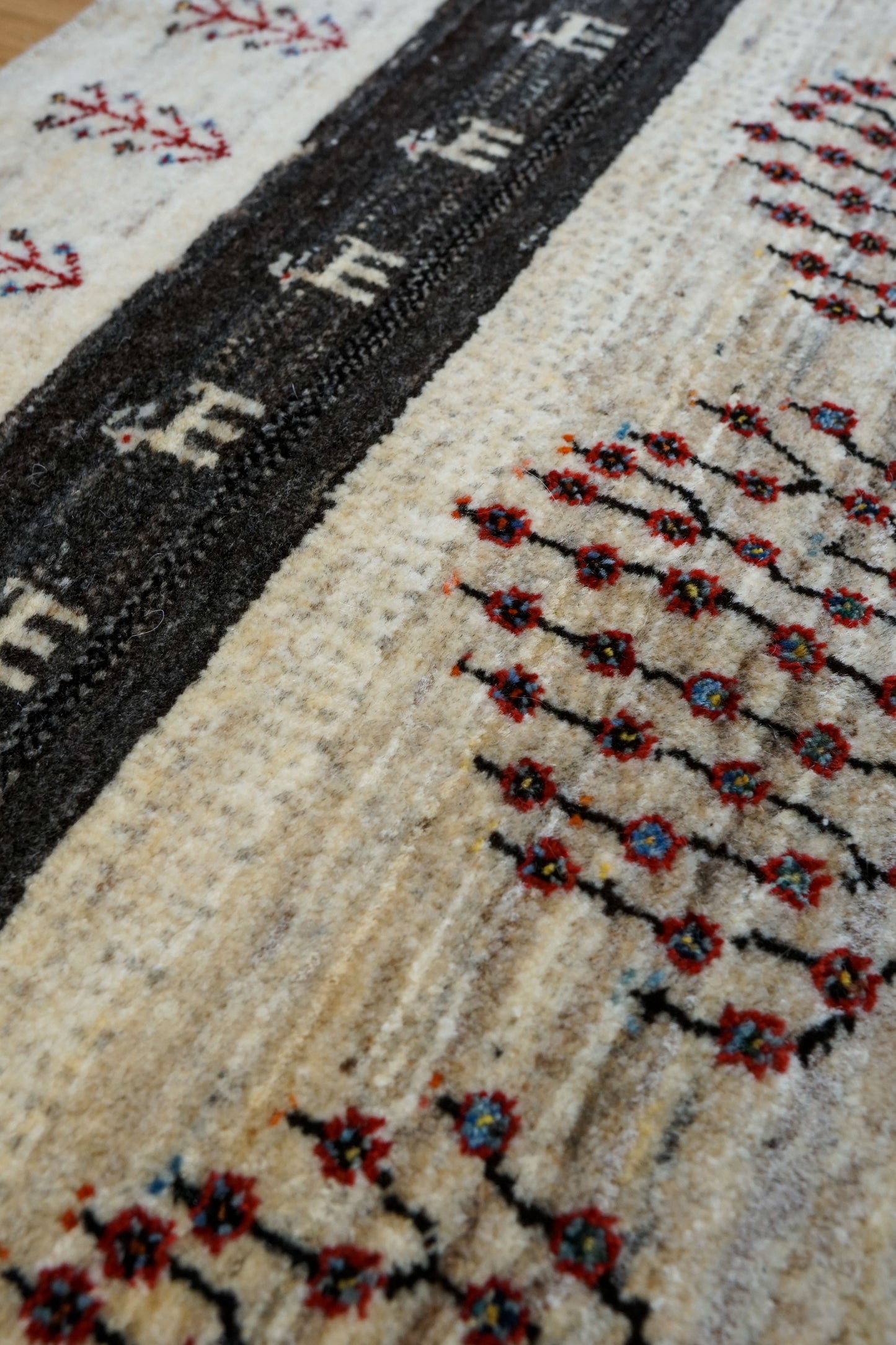 ペルシャ絨毯 カシュクリ ギャッベ リズバフトギヤべ 144×86cm