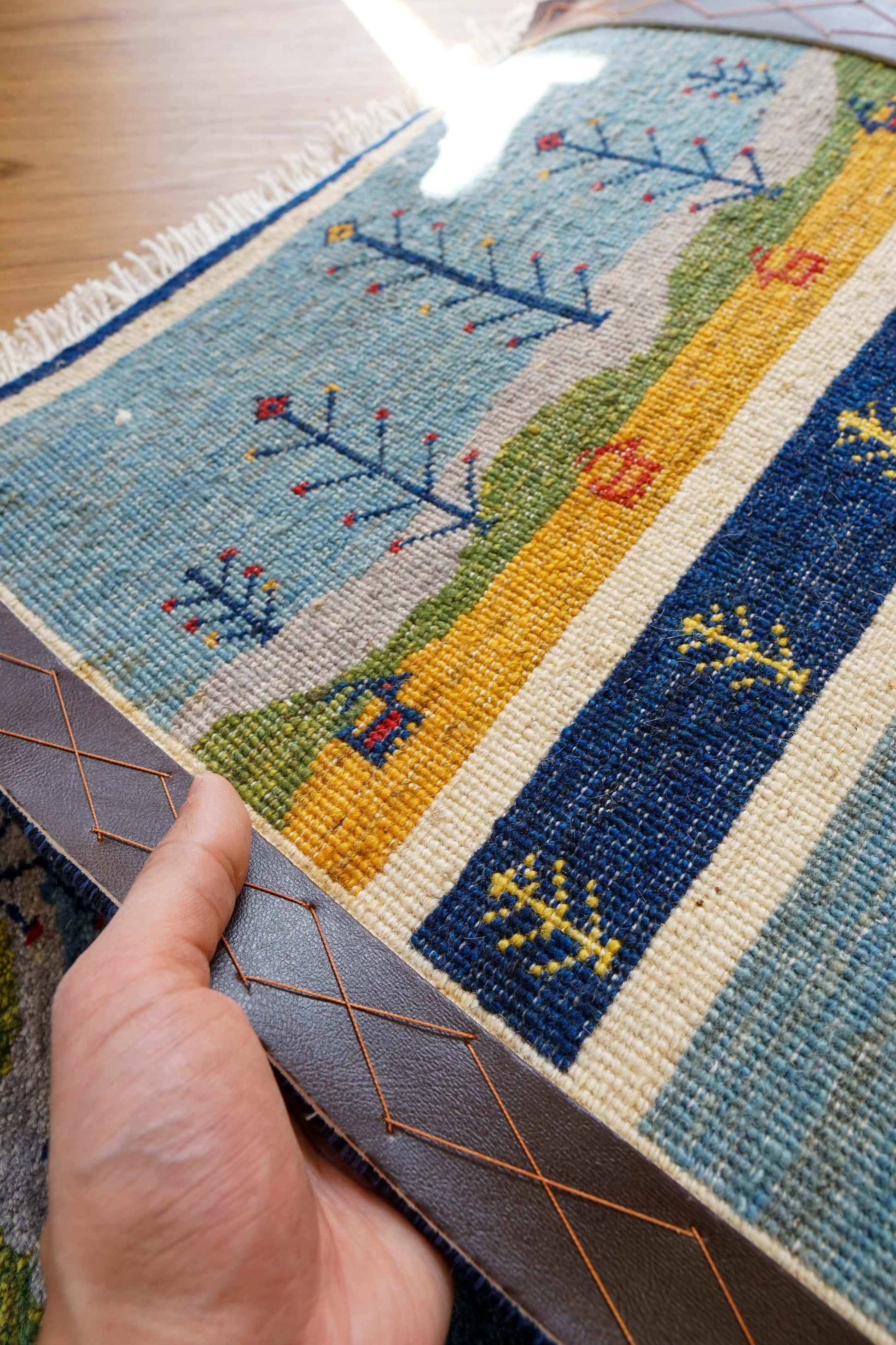  ペルシャ手織りカシュクリギャッベ リズ バフト ギャベ 手織り絨毯 114×44cm
