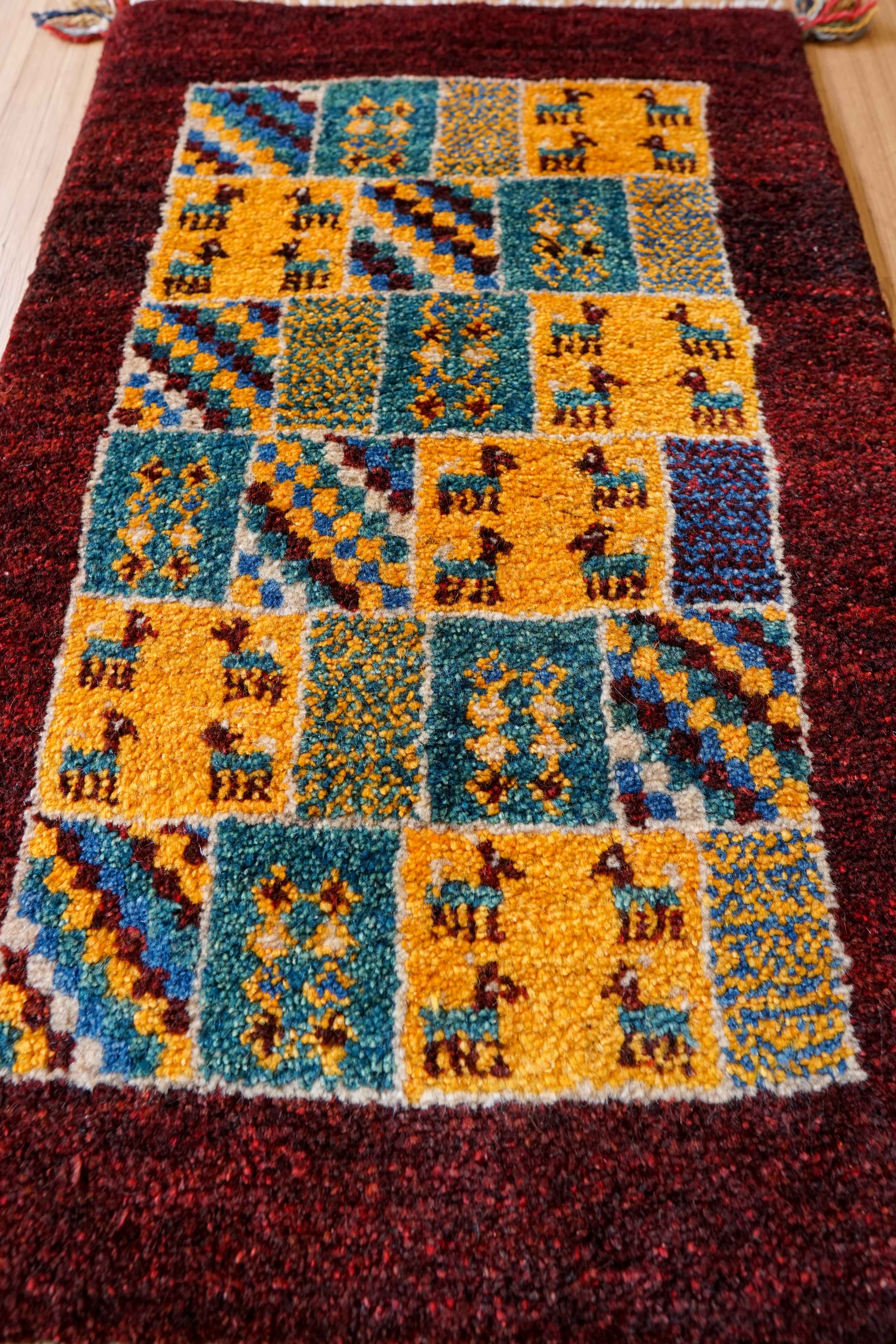ペルシャ絨毯 手織りギャッベ アマレ族 ギャベ 81×51cm - Decorworks
