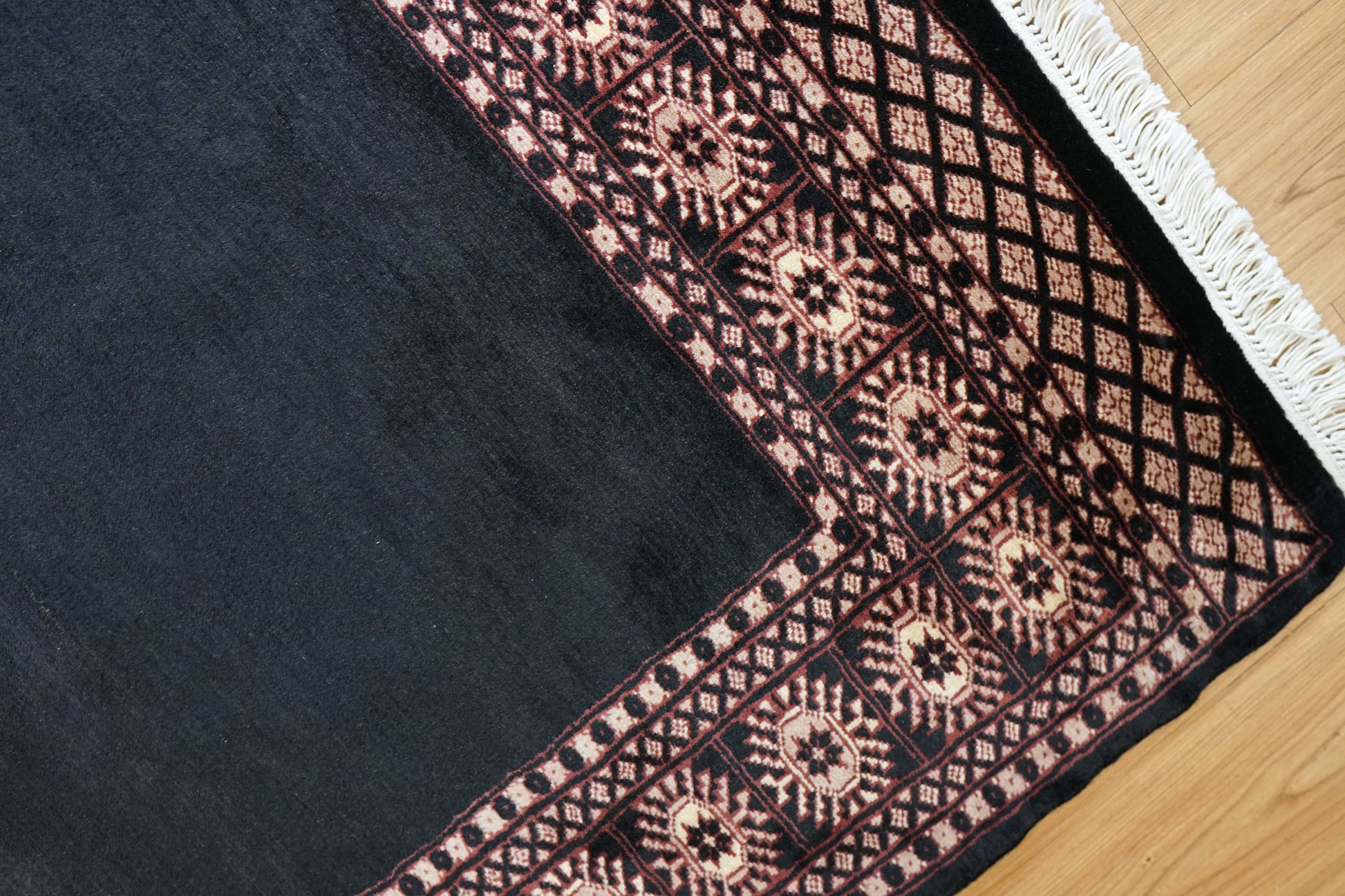  パキスタン手織り絨毯 183×131cm ボーダー柄