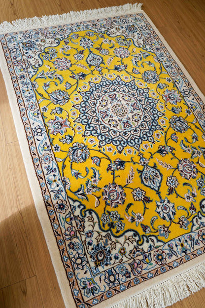 手織りペルシャ絨毯 ナイン産 120×80cm　