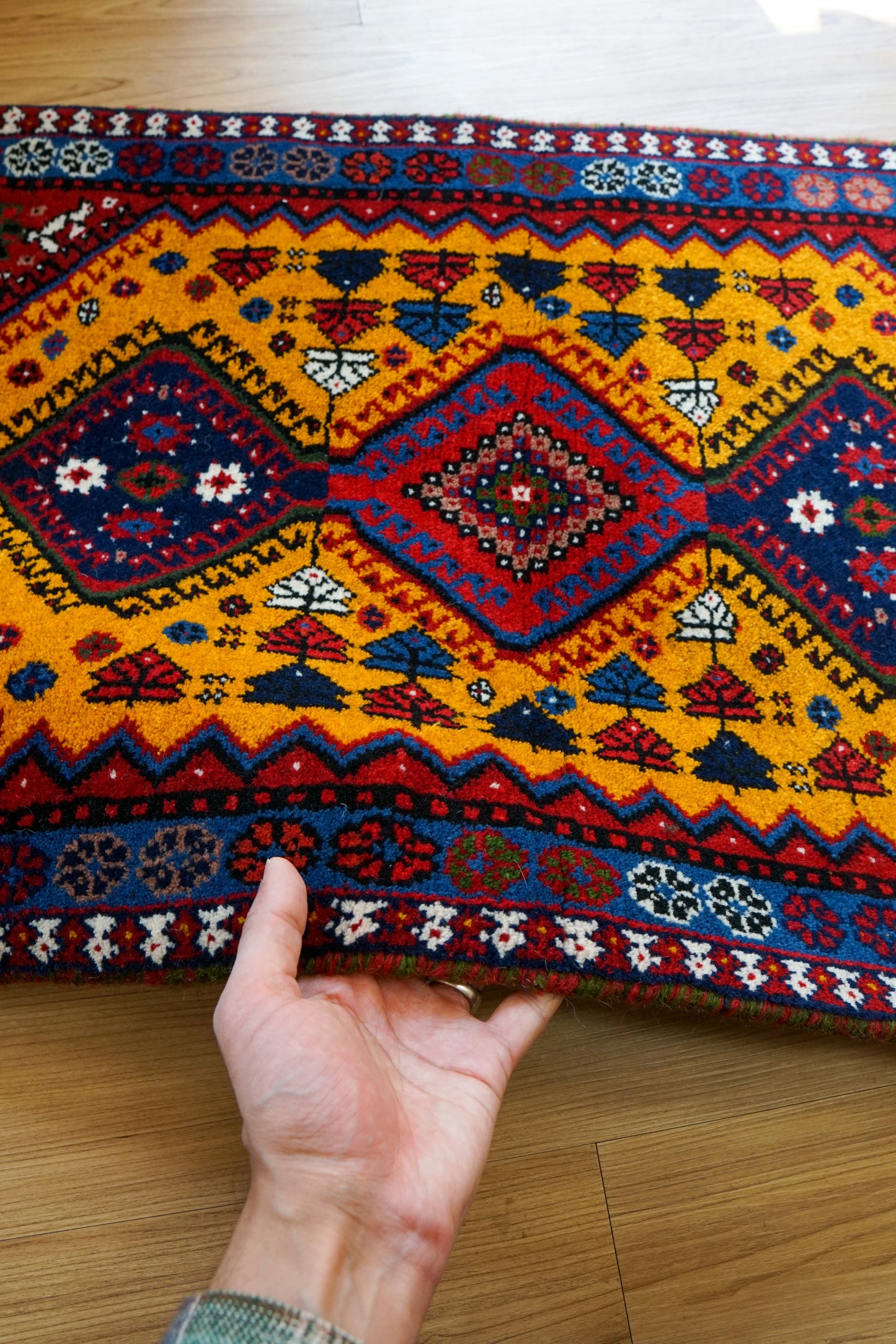 手織りペルシャ絨毯 ヤラメ 100×59cm｜トライバルデザイン ウールラグ