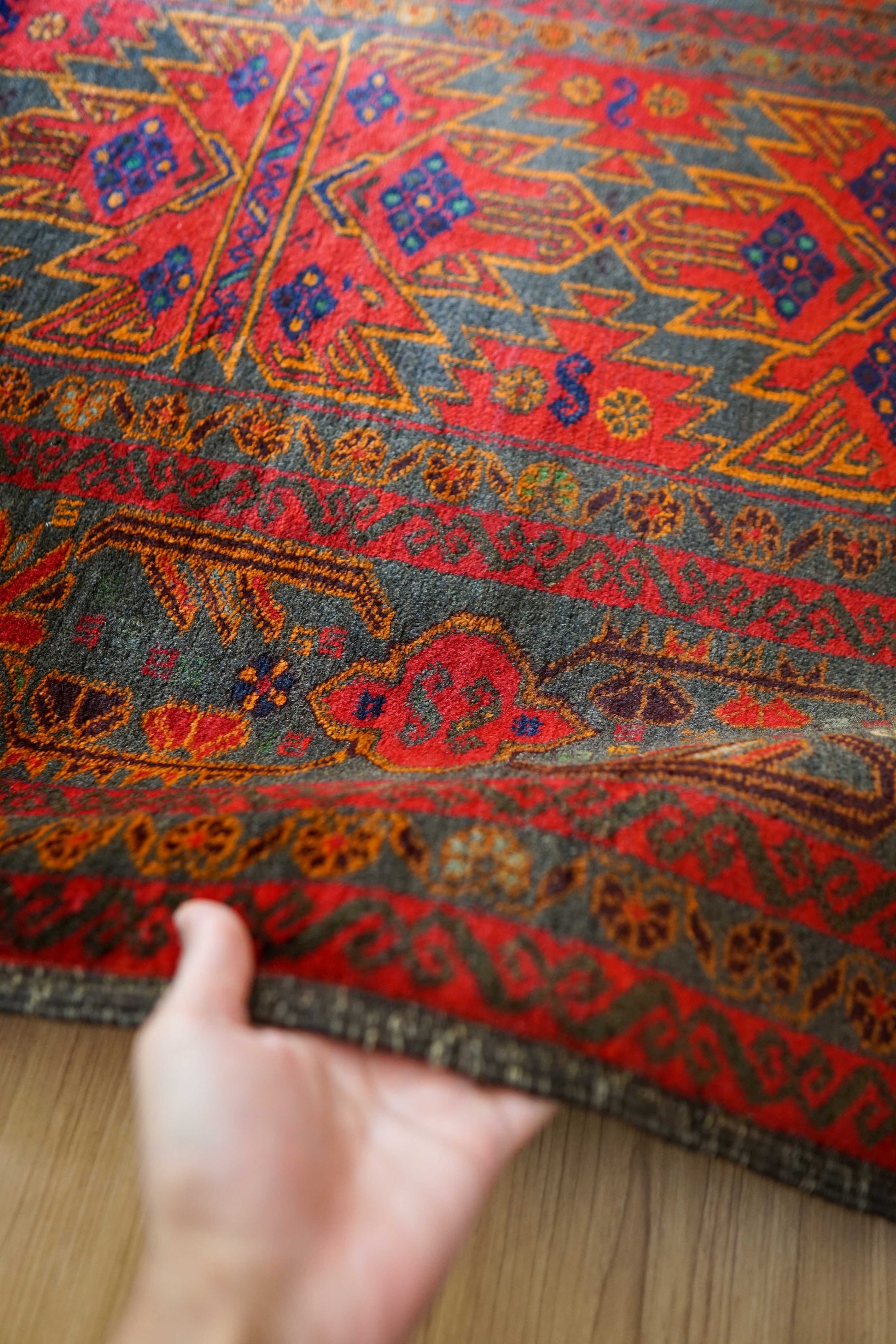  バルーチ トライバルラグ 194×109cm