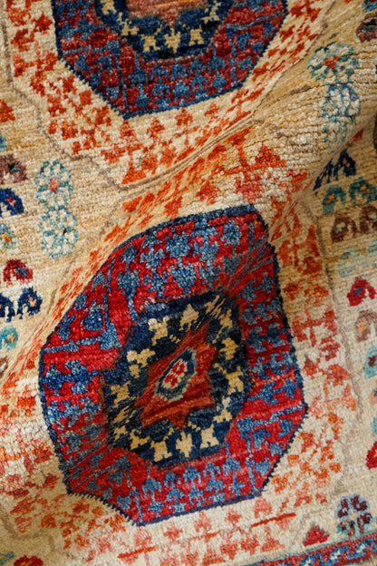  アフガン ガズニー手織り絨毯 ベージュ×レッド 92×56cm