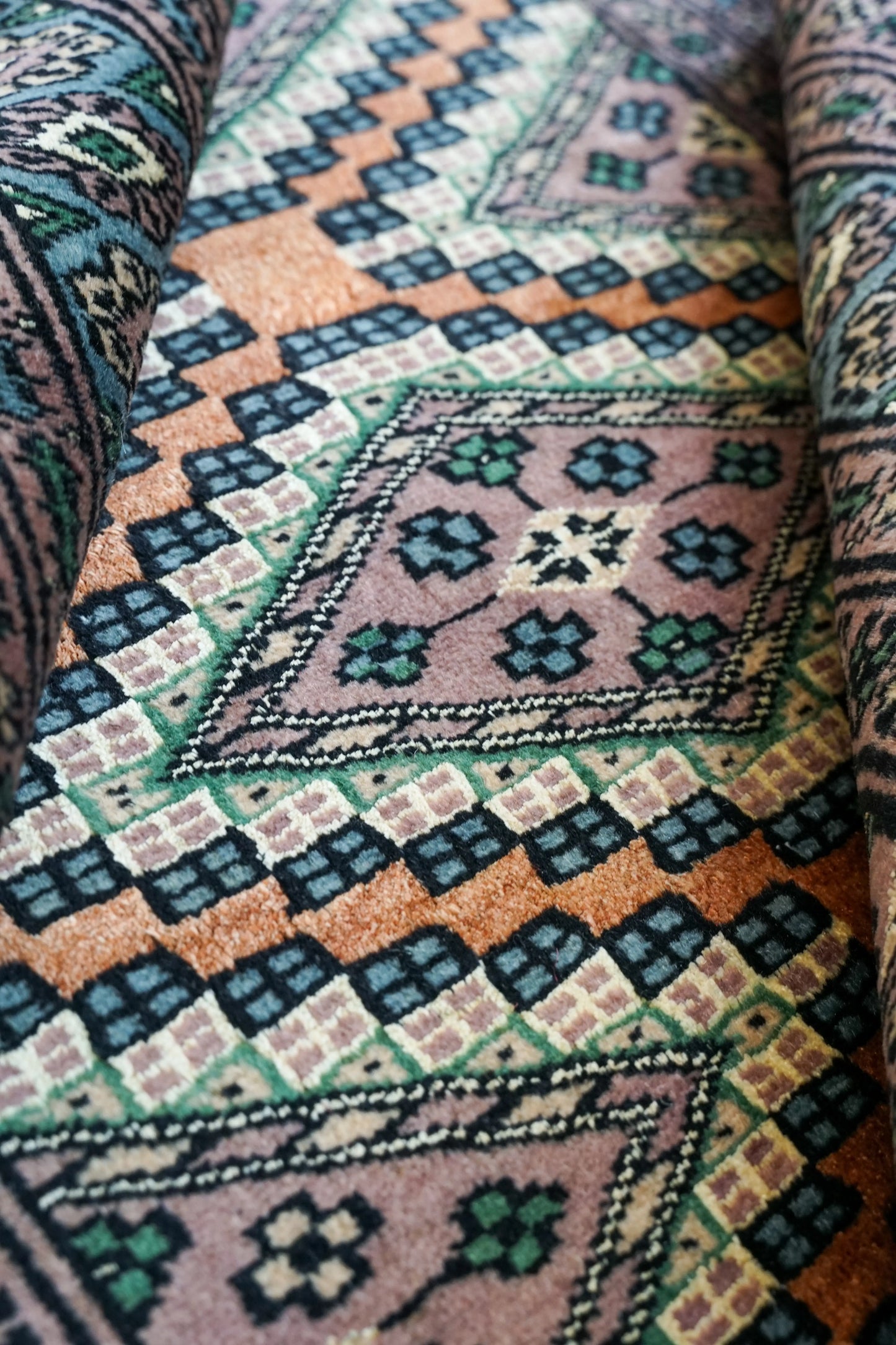 116×77cm パキスタン手織り絨毯 Decorworks