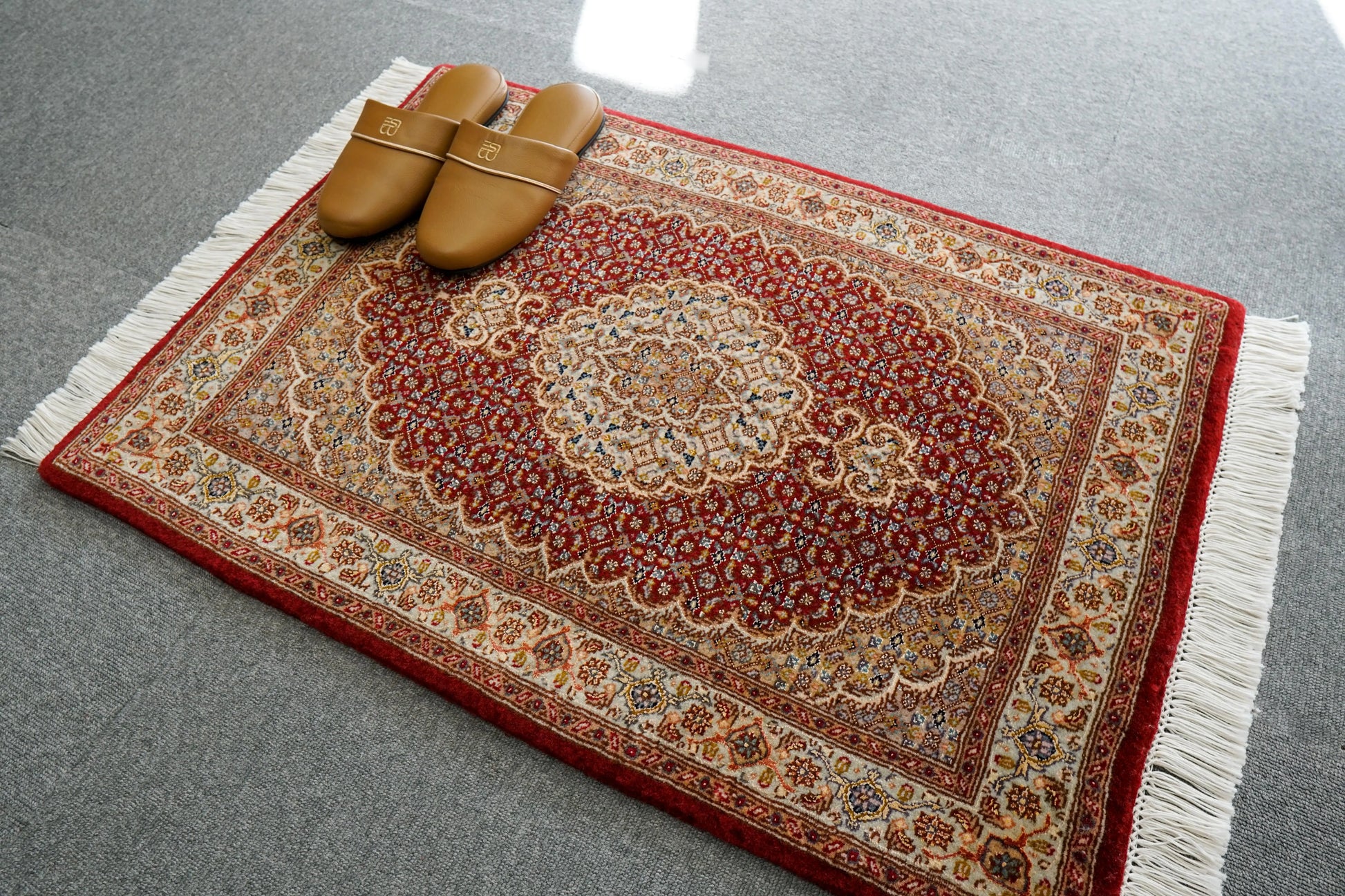 88×61cm【ペルシャ手織り絨毯 タブリーズ産　50RAJ】 Decorworks