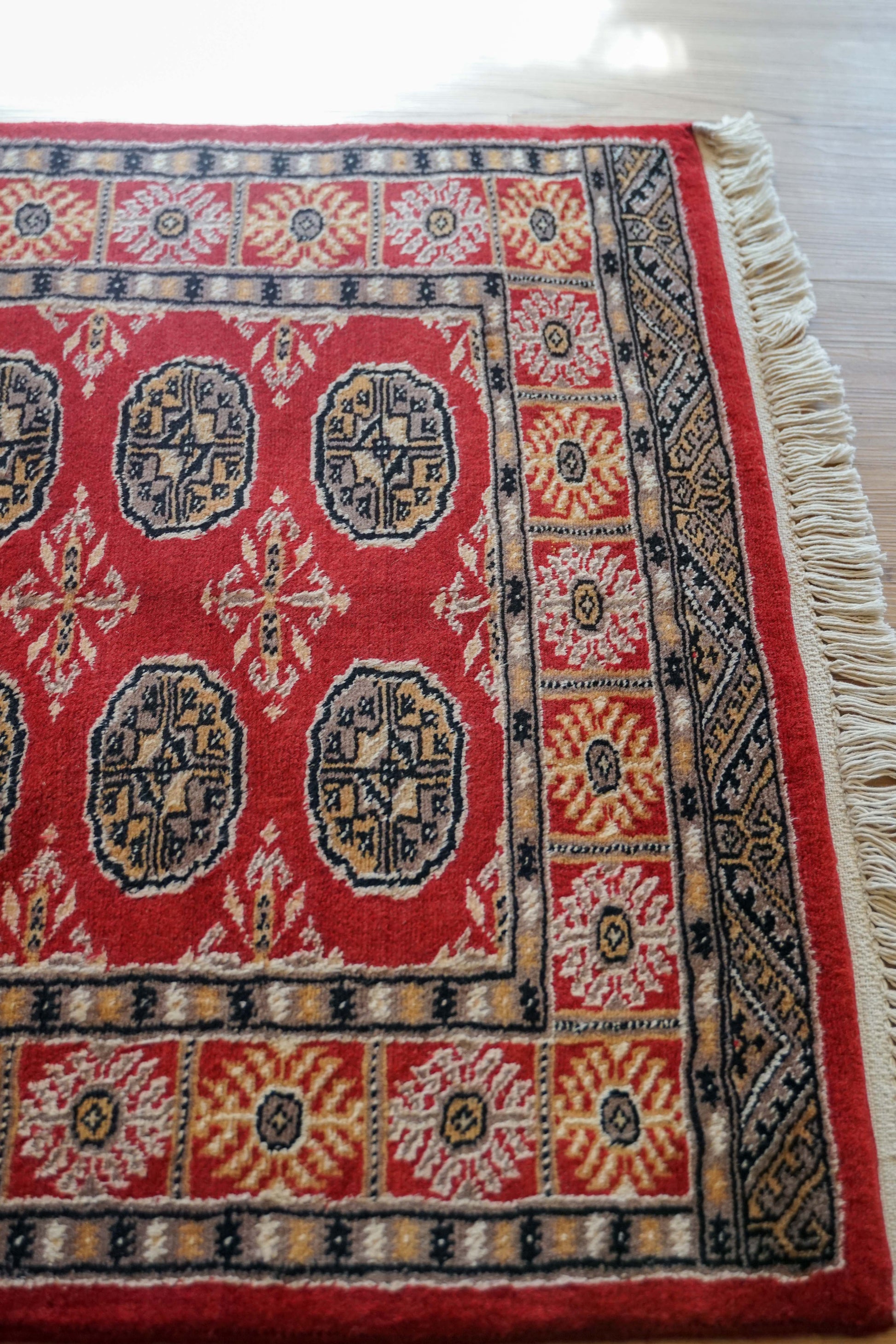  パキスタン手織り絨毯 トルクメンボハラ トライバルラグ 130×80cm