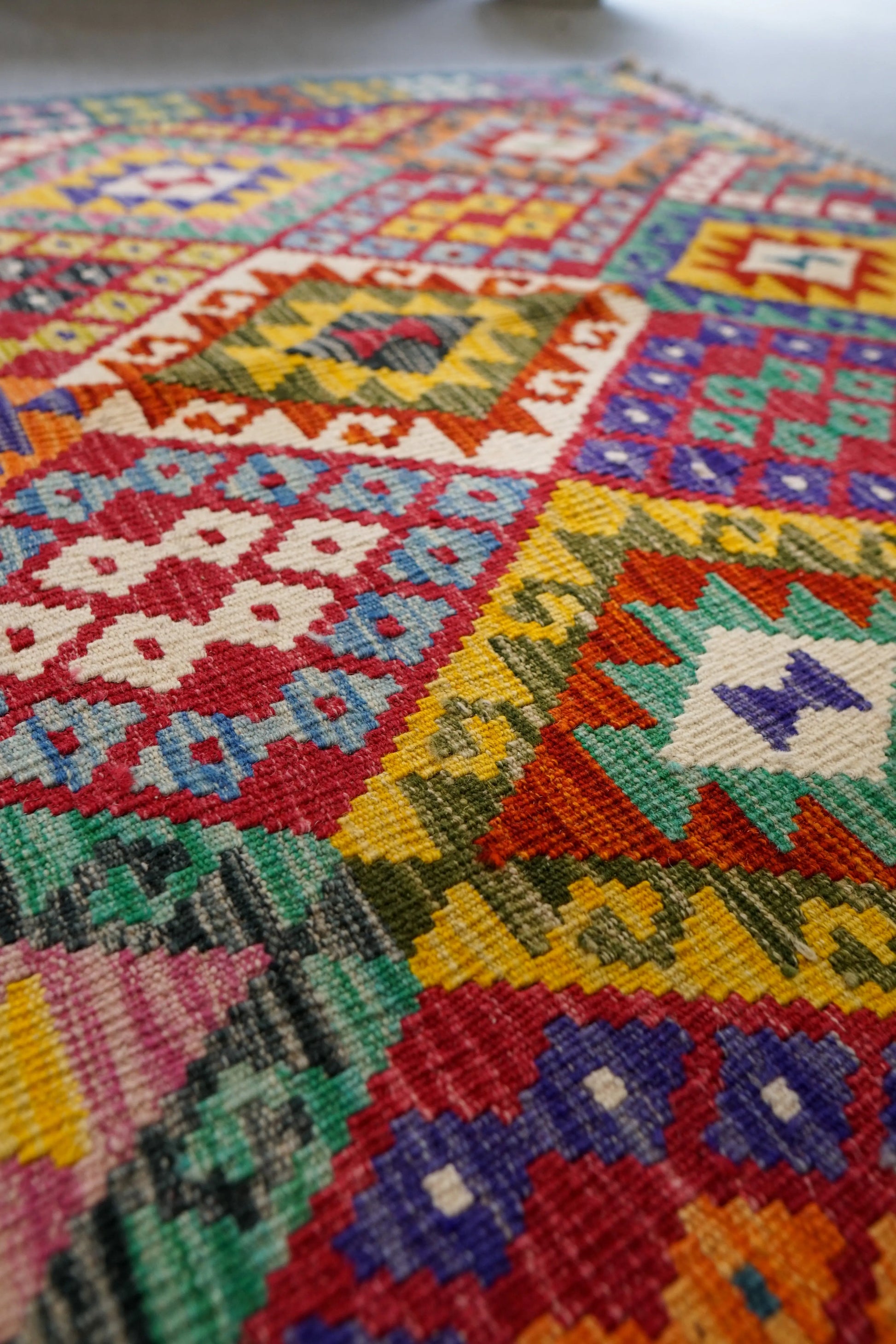 184×128cm　アフガニスタン　手織りキリム　　 Decorworks