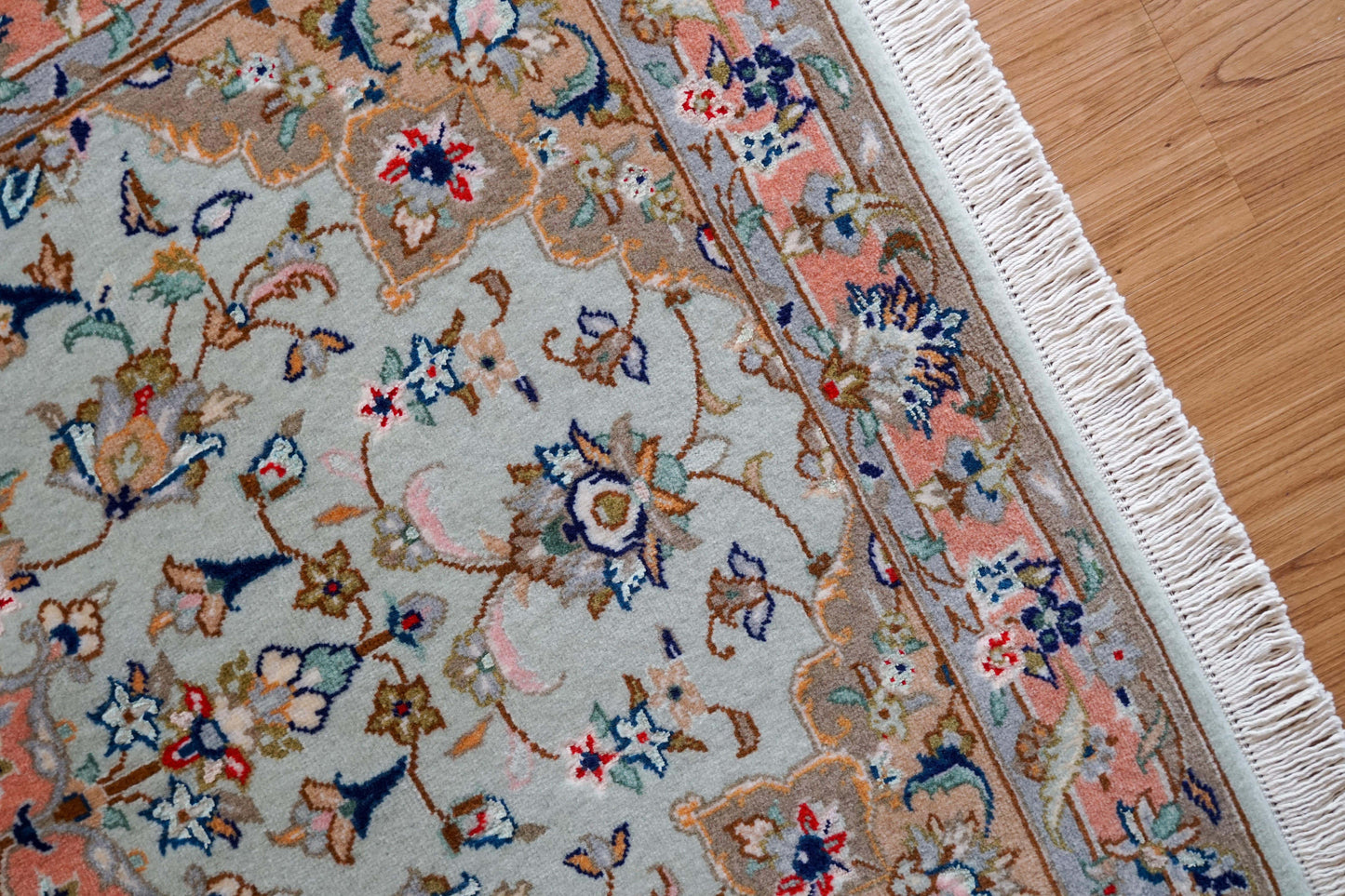 Collection ペルシャ絨毯 カシャーン産 130×85cm ｜ ウールとシルクが織りなす柔らかな光と伝統の花文様