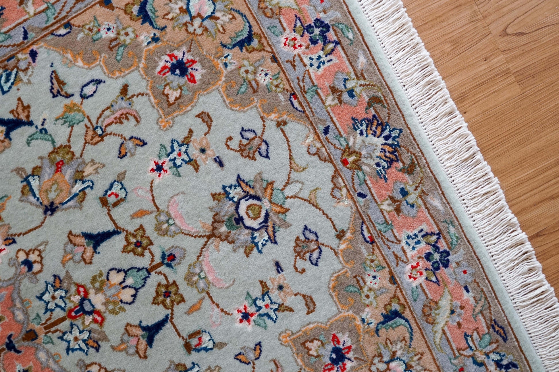 Collection ペルシャ絨毯 カシャーン産 130×85cm ｜ ウールとシルクが織りなす柔らかな光と伝統の花文様