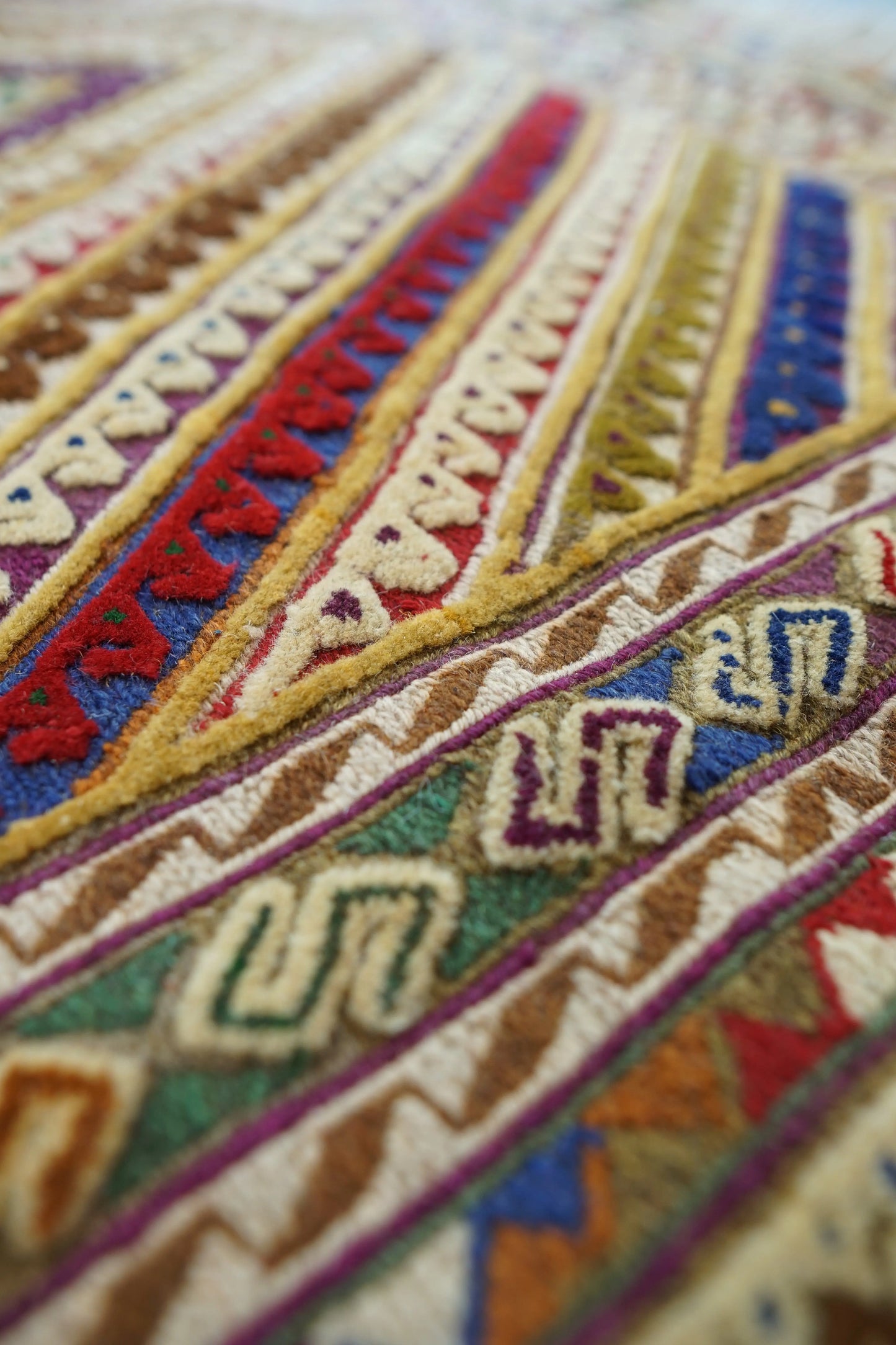 175×148cm   手織りマシュワニキリム絨毯 Decorworks