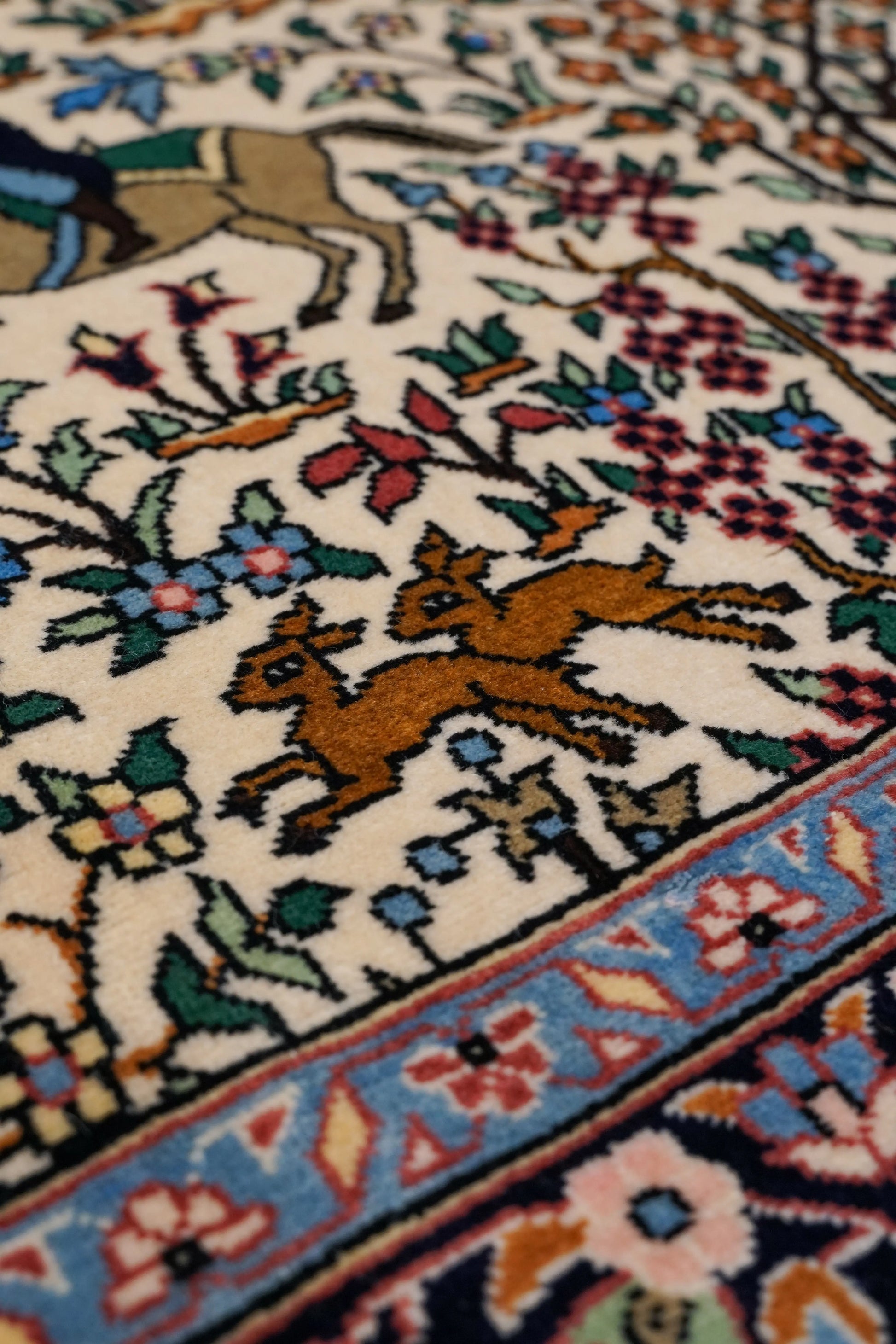 218×140cm   パキスタン手織り絨毯 Decorworks